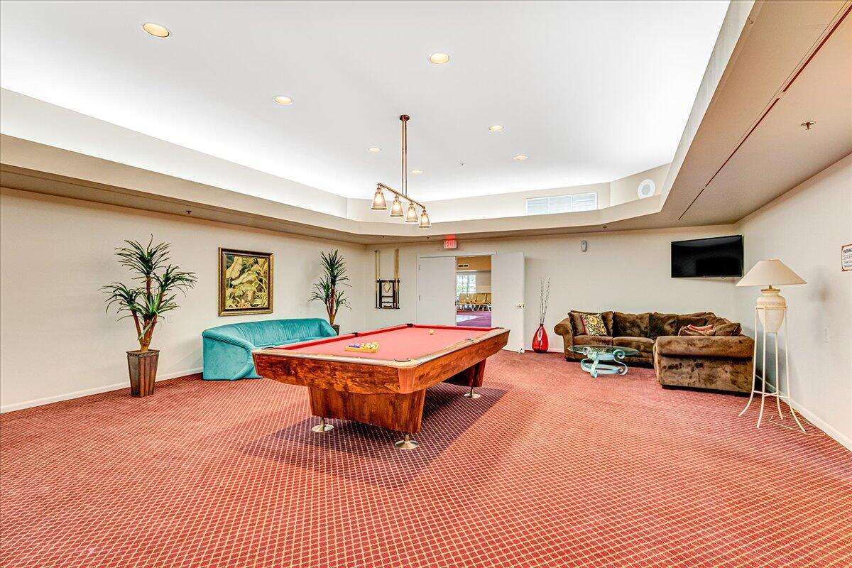 WELLINGTONS EDGE PAR 76 P - Residential