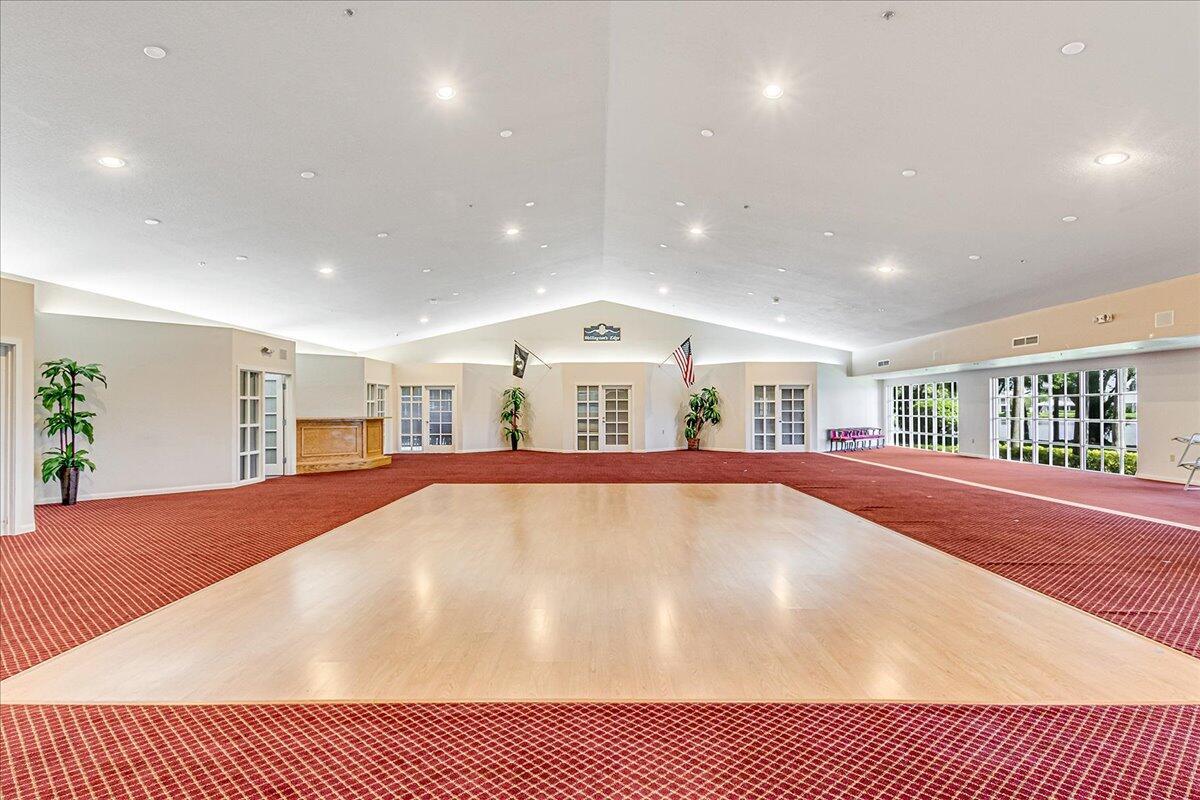 WELLINGTONS EDGE PAR 76 P - Residential