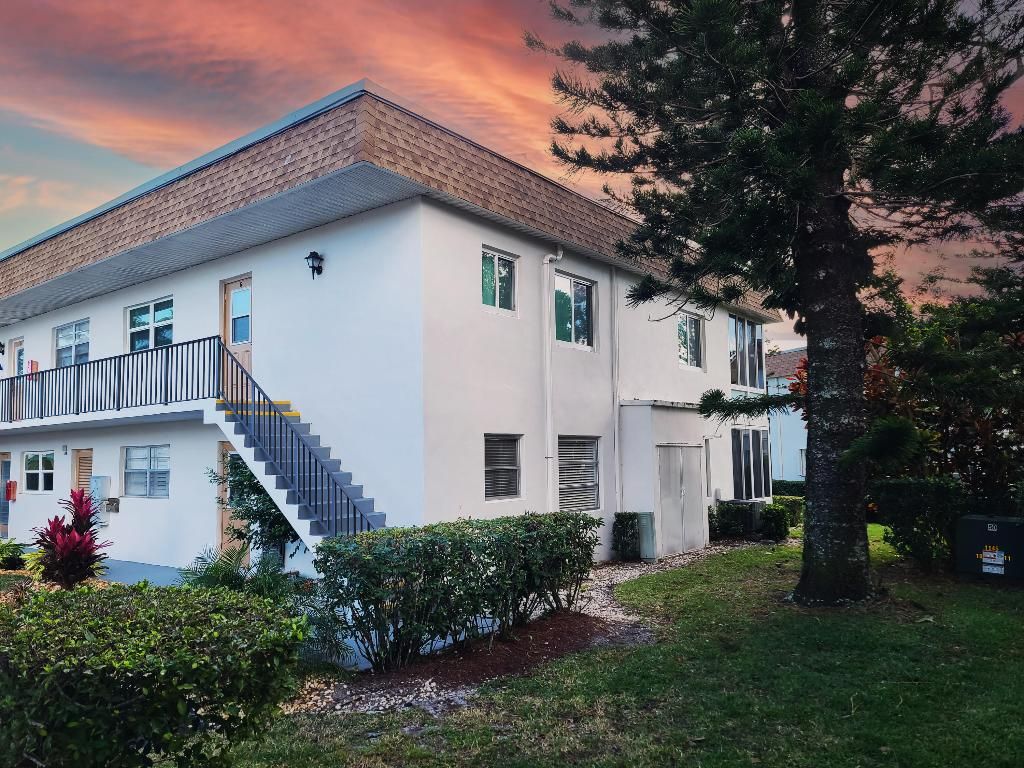 Photo of 2950 SE Ocean Boulevard #8-6, Stuart, FL 34996 (MLS # R10964742)