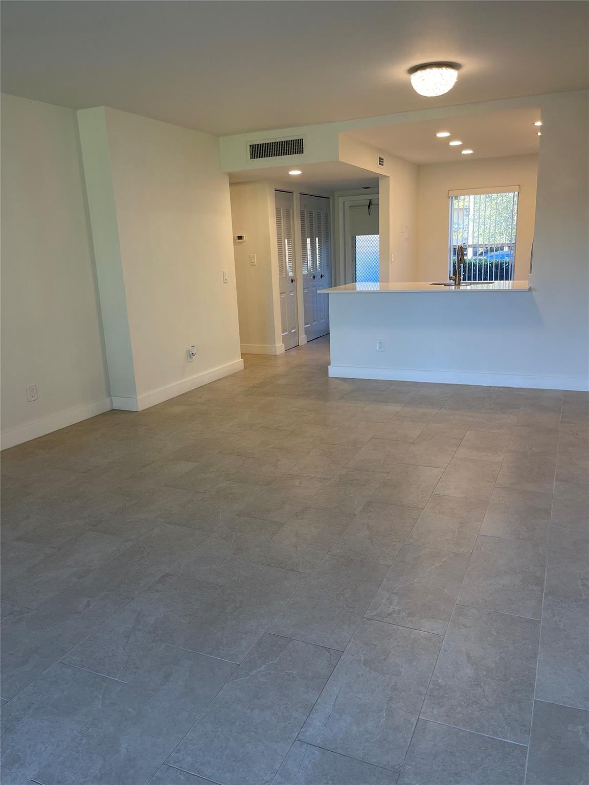 Bermuda Club - Residential