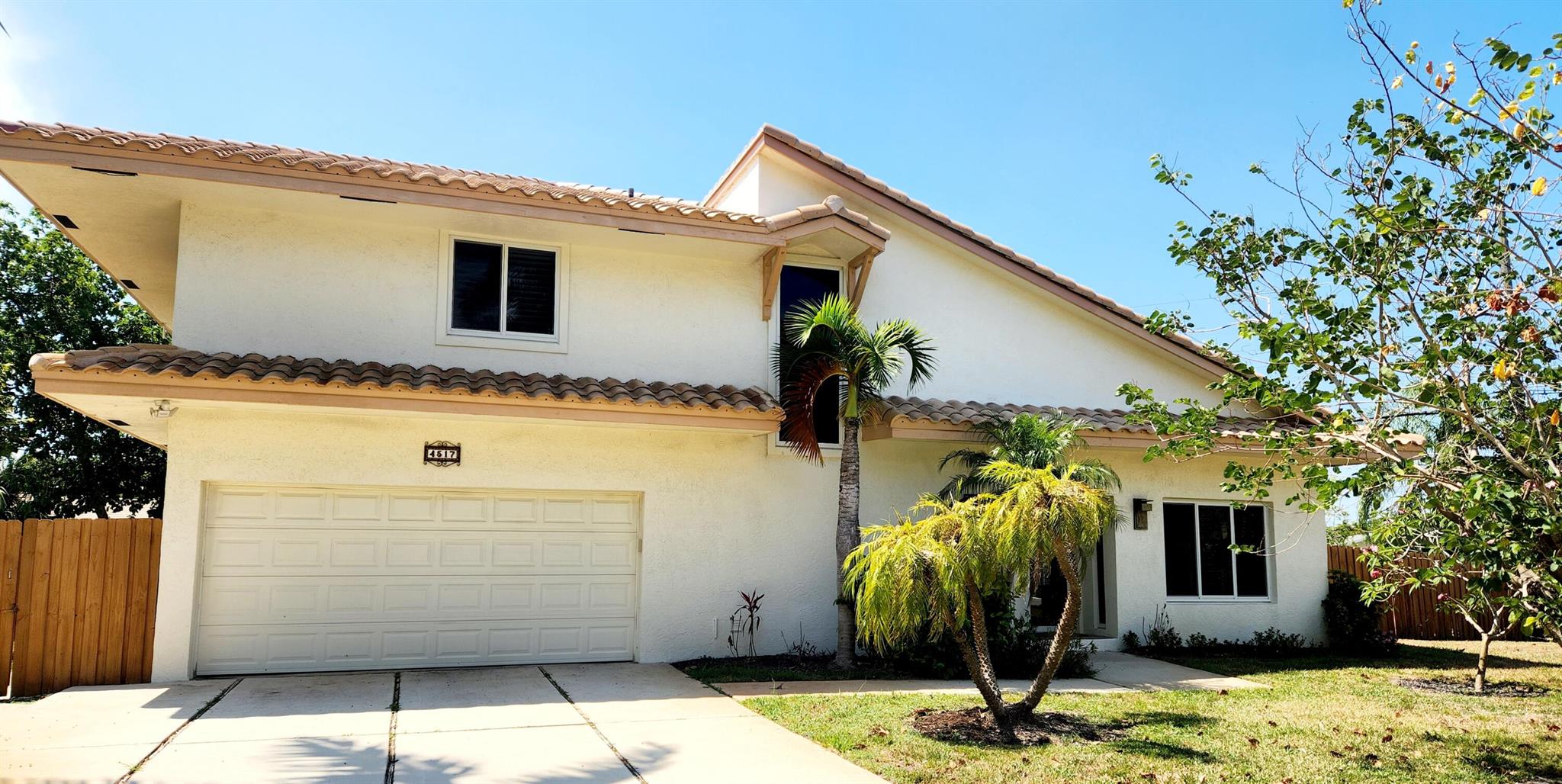 BOCA RATON HILLS SEC 3 - Residential Lease