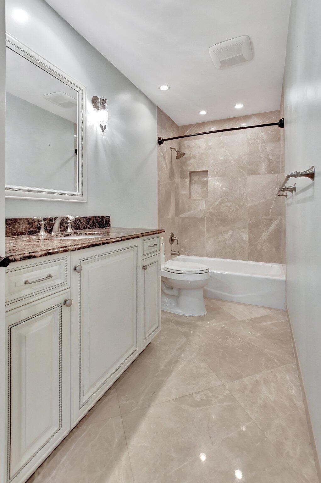 BOCA RATON HILLS SEC 3 - Residential Lease