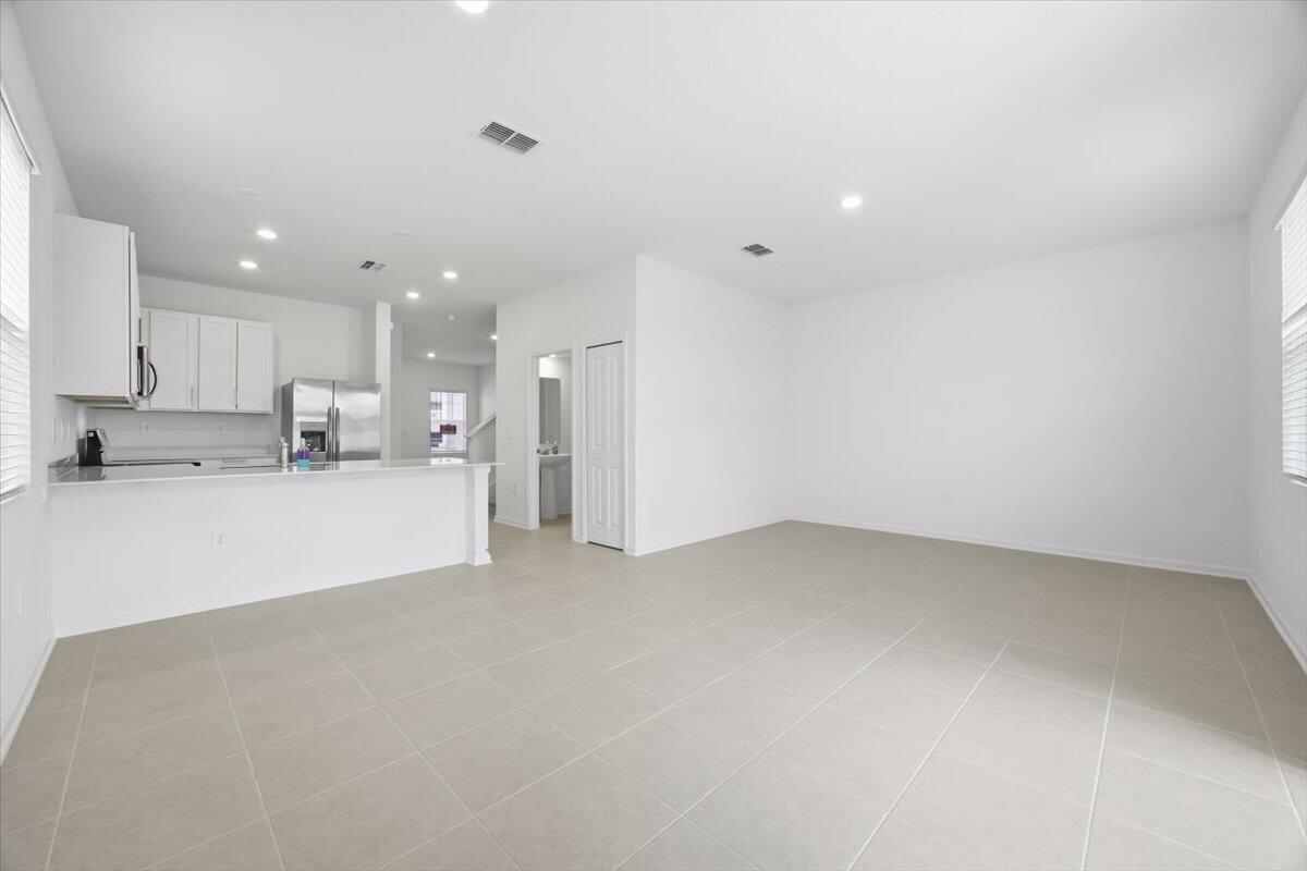 WESTVIEW POD A PHASE 3 - Residential Lease