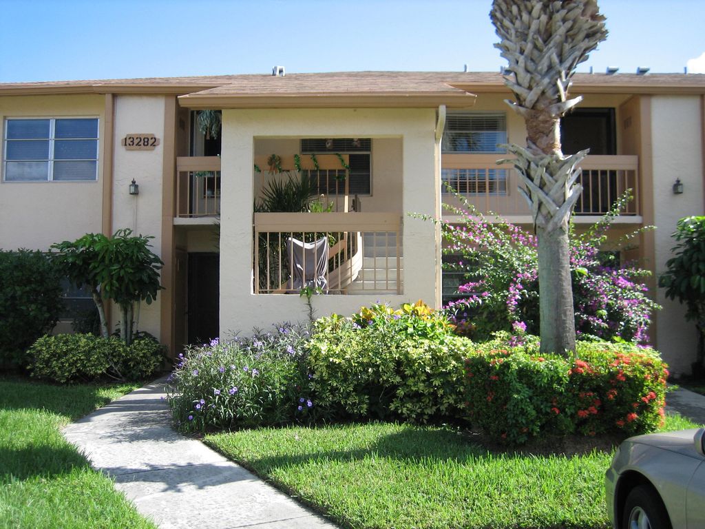 Photo of 13383 Pineapple Palm Court, Delray Beach, FL 33484 (MLS # B26046283)