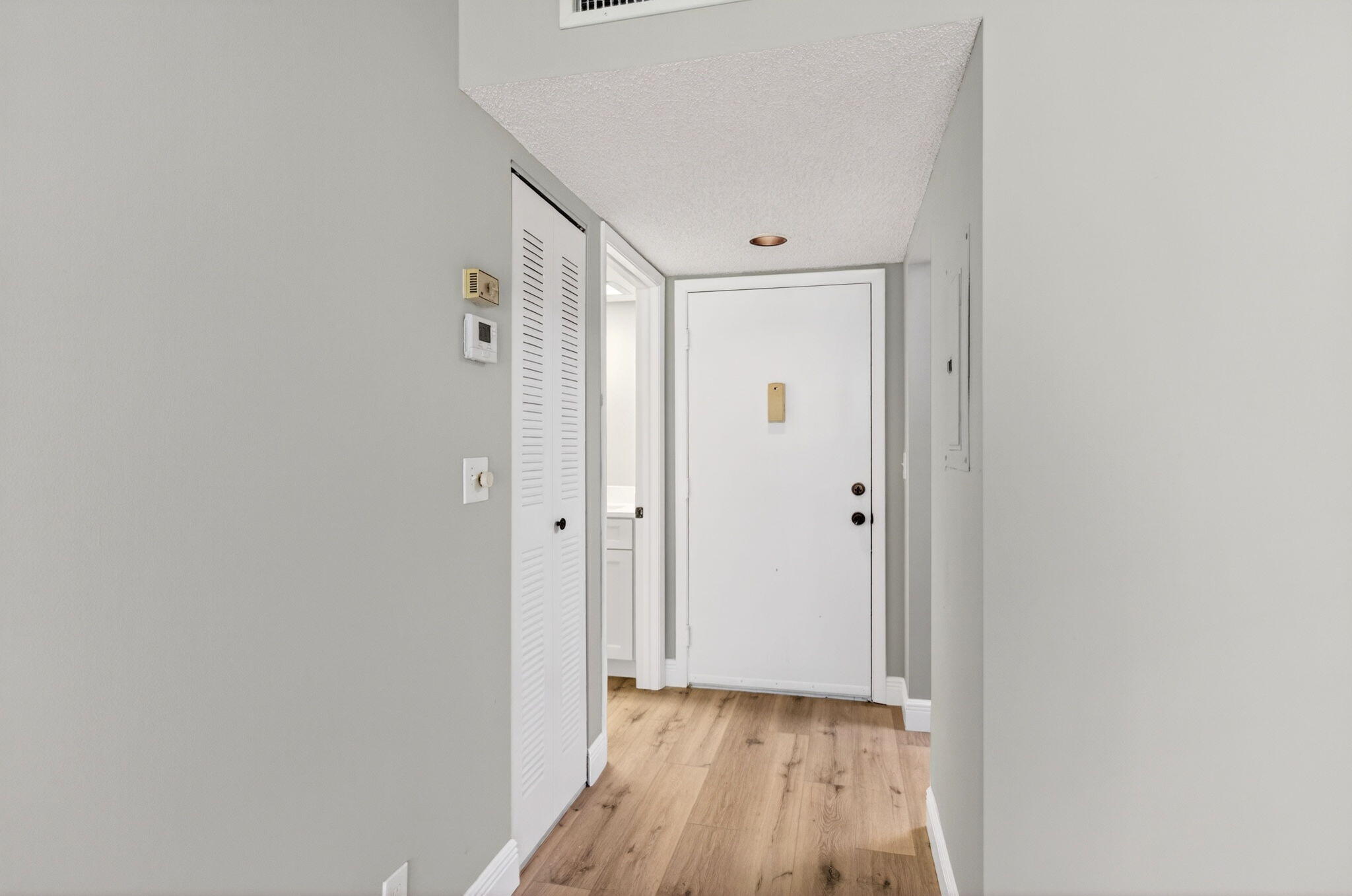 DOGWOOD CONDO - Residential