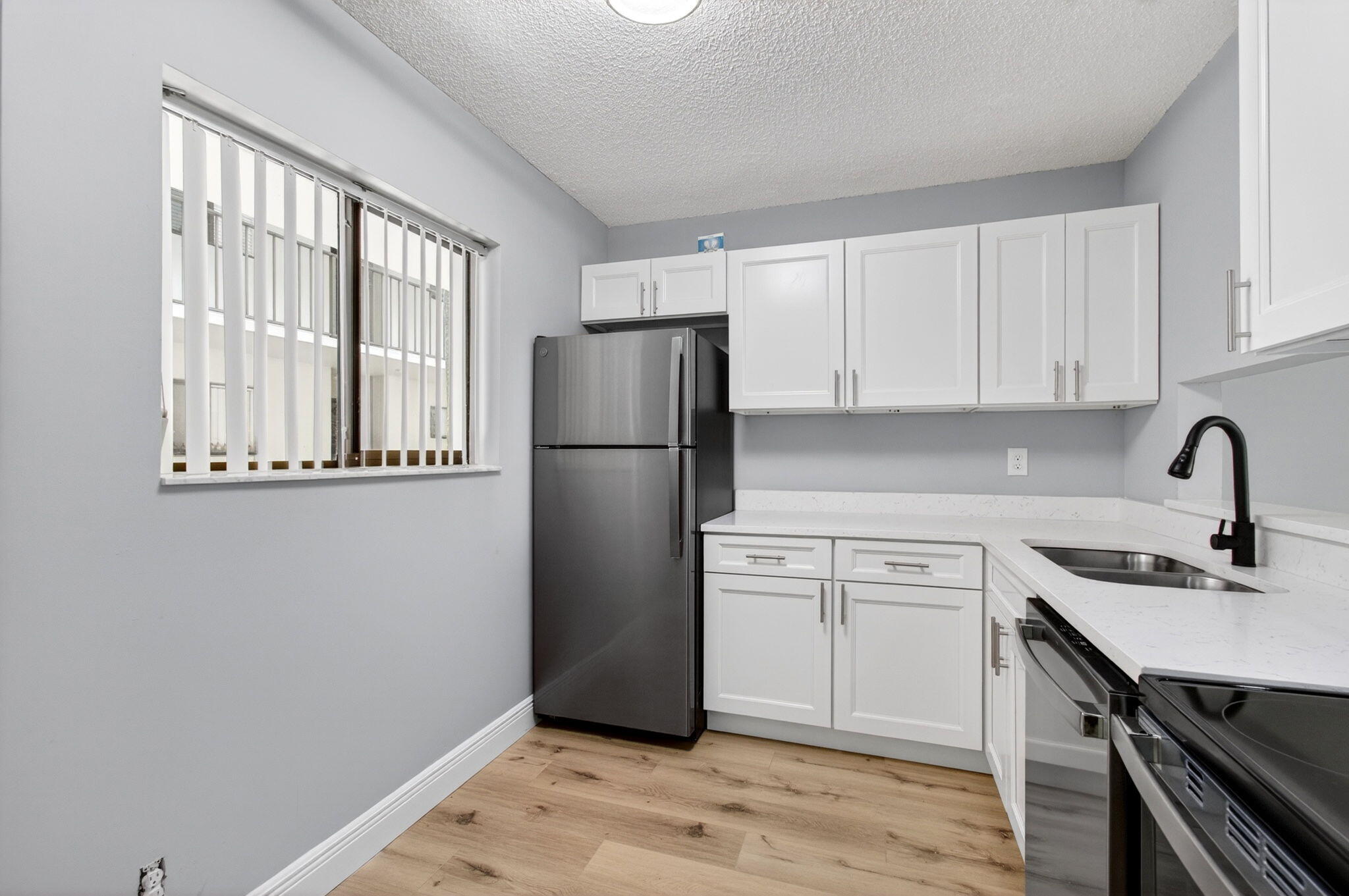 DOGWOOD CONDO - Residential