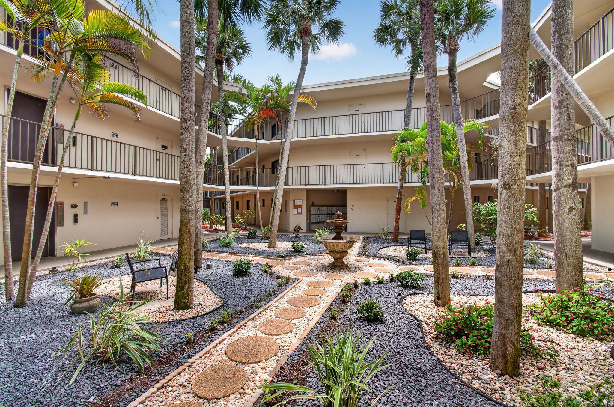 DOGWOOD CONDO - Residential