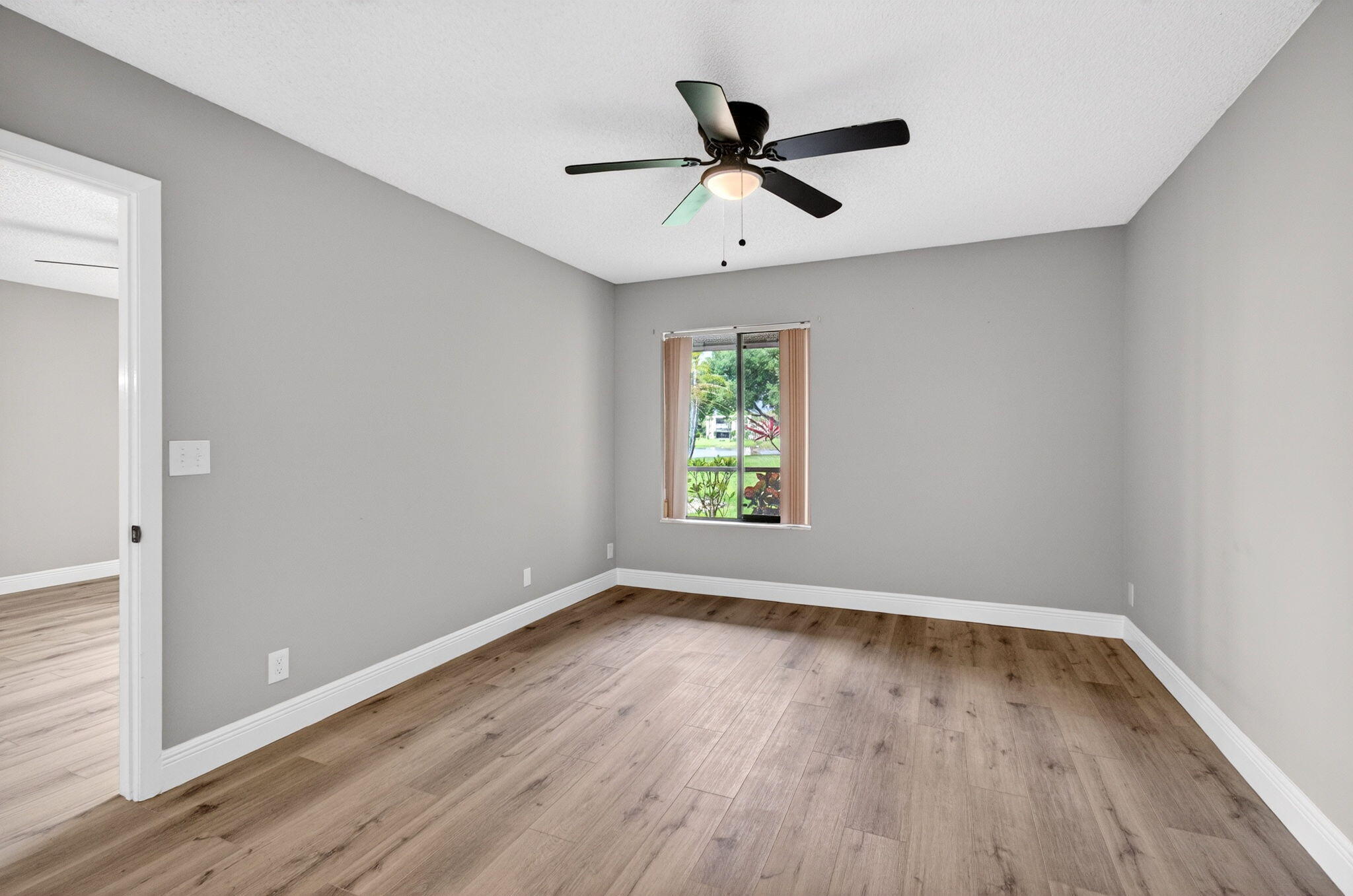 DOGWOOD CONDO - Residential