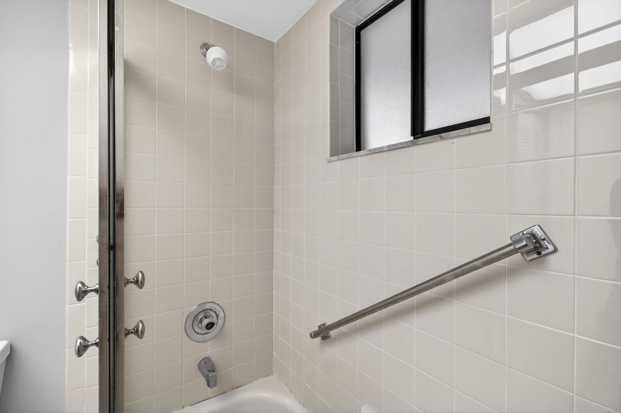 DOGWOOD CONDO - Residential