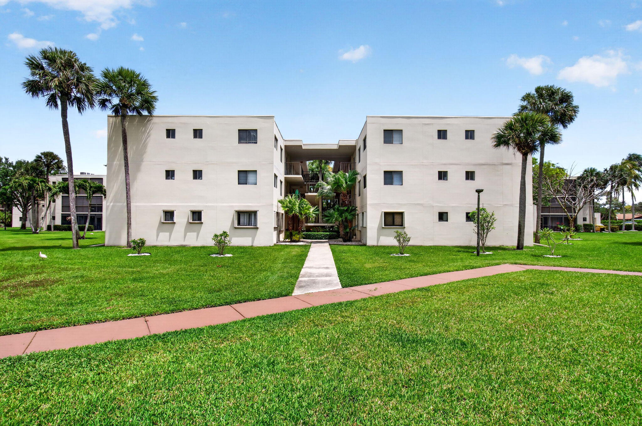 DOGWOOD CONDO - Residential