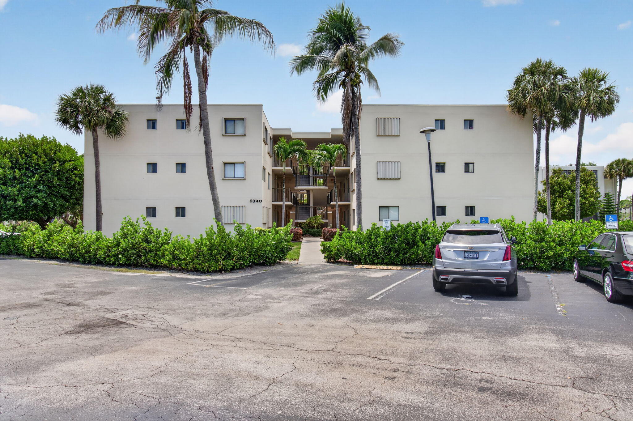 5430 Las Verdes Circle