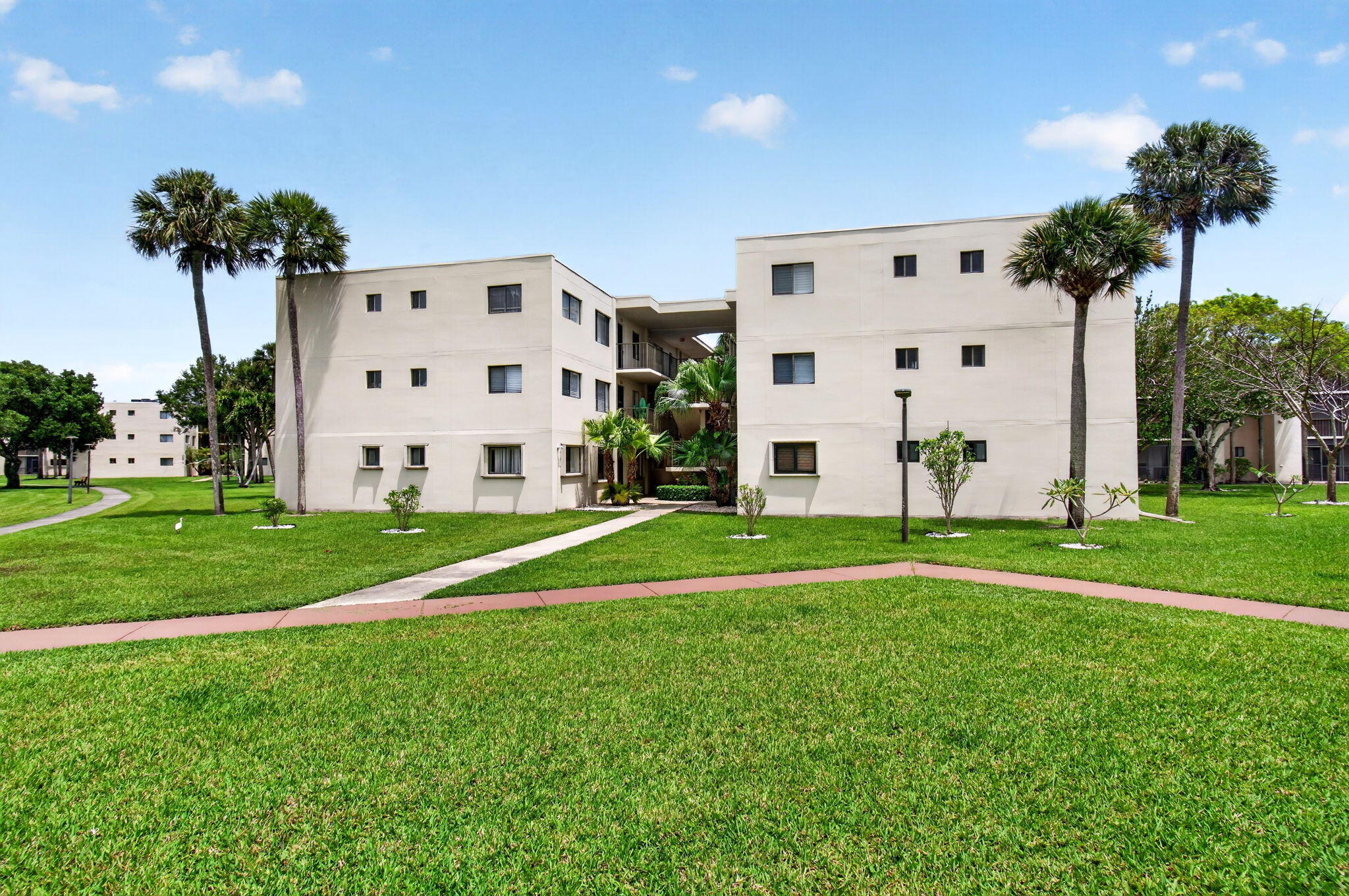 DOGWOOD CONDO - Residential