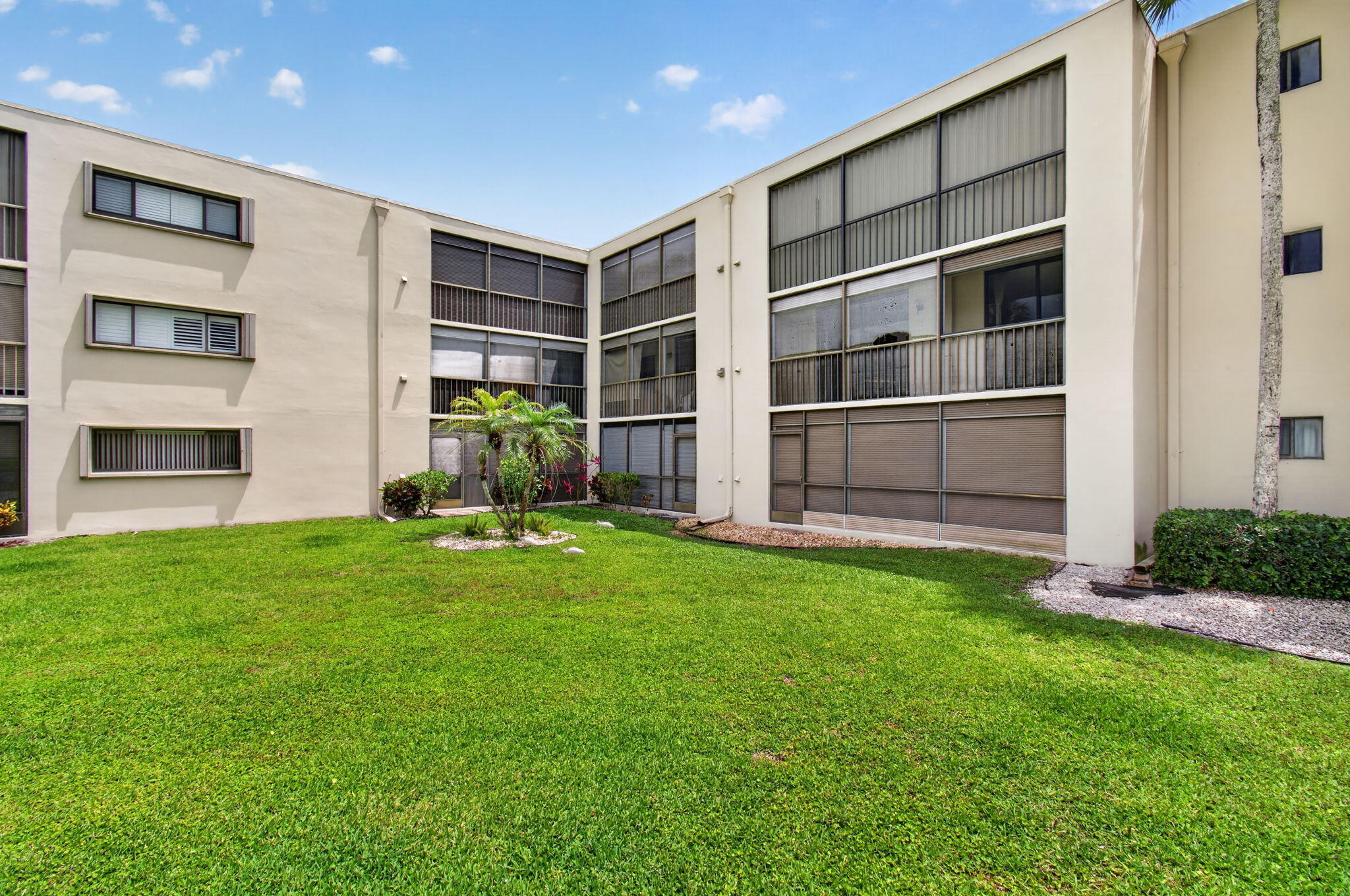 DOGWOOD CONDO - Residential