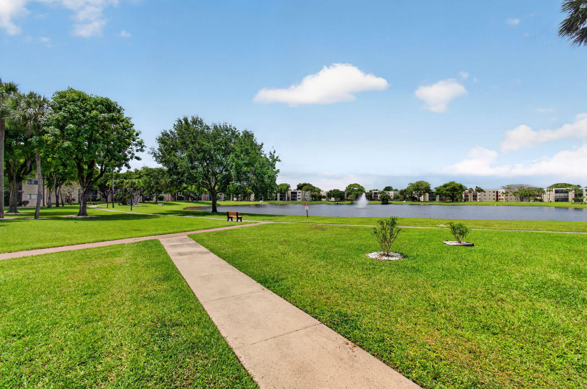 DOGWOOD CONDO - Residential