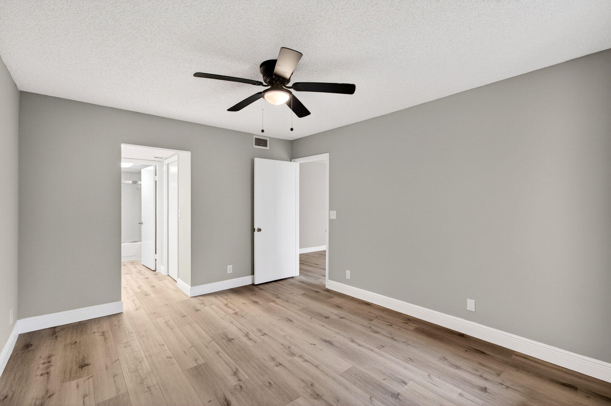 DOGWOOD CONDO - Residential