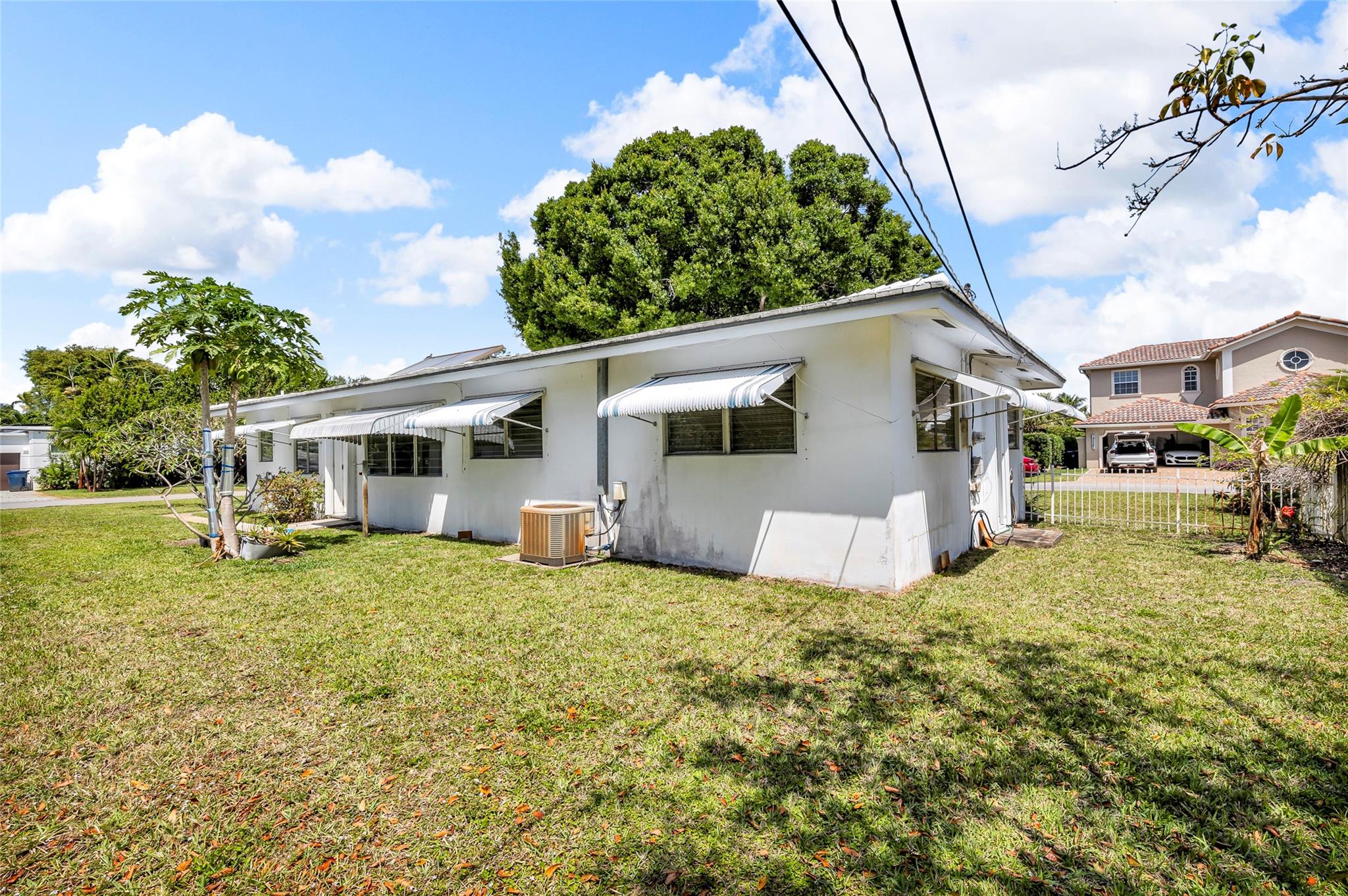 300 NE 22nd St