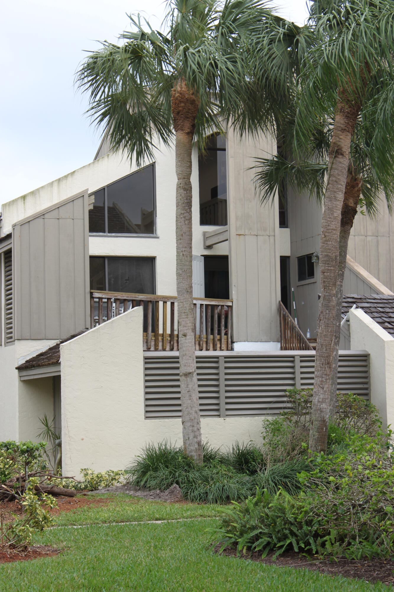 SEALOFTERS AT JUPITER OCEAN AND RAQUET CLUB - Residential Lease