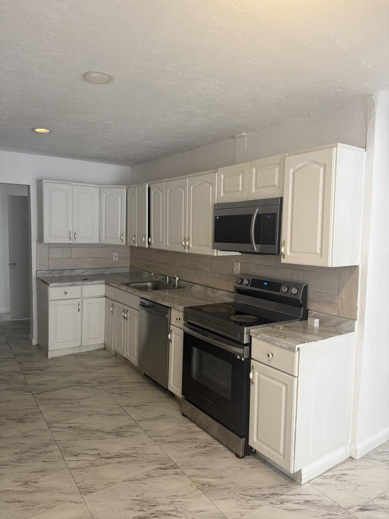 Miami Gardens Estates Sec - Residential Lease