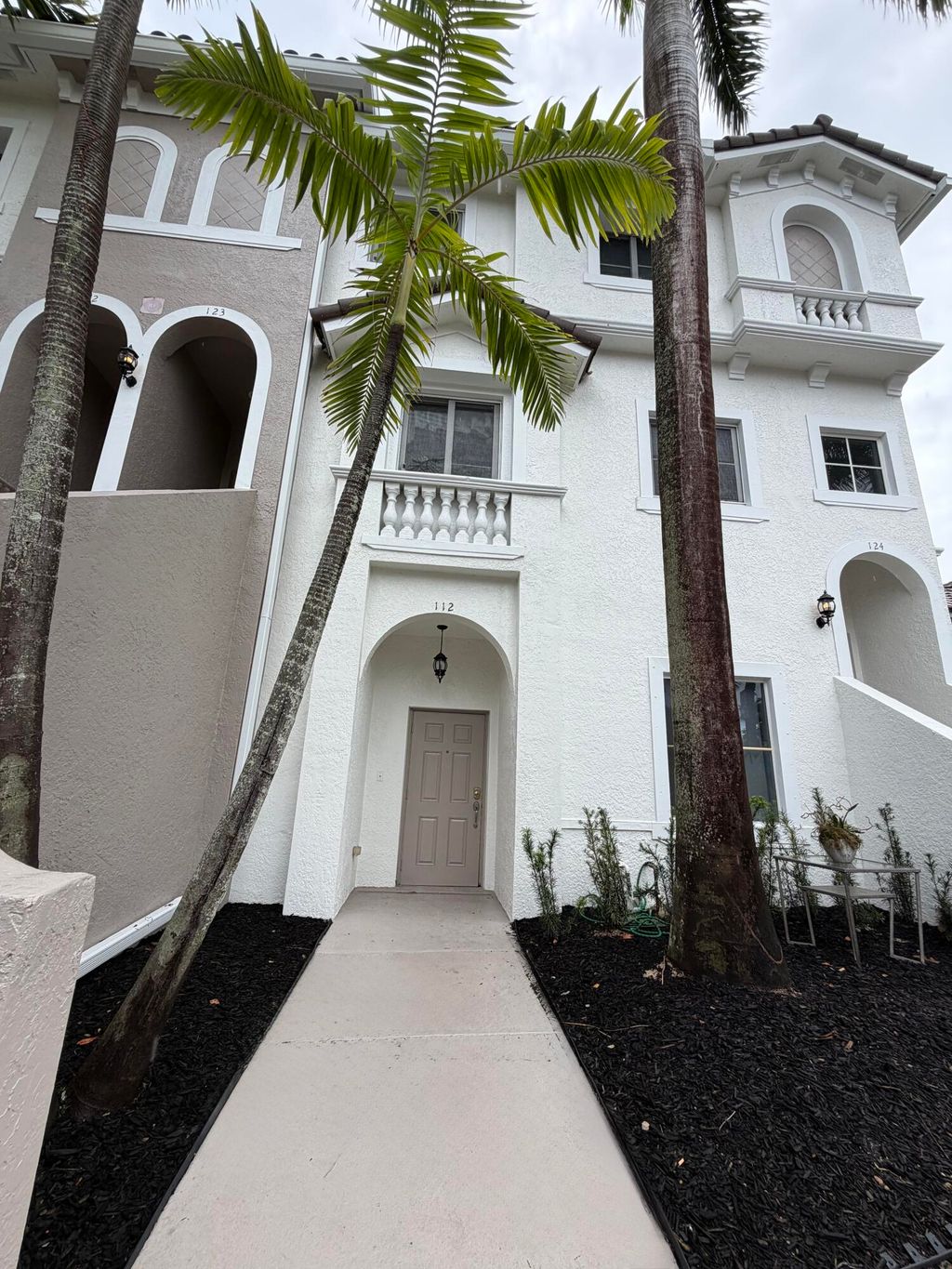 Photo of 112 Bayfront Drive, Boynton Beach, FL 33435 (MLS # B26012758)