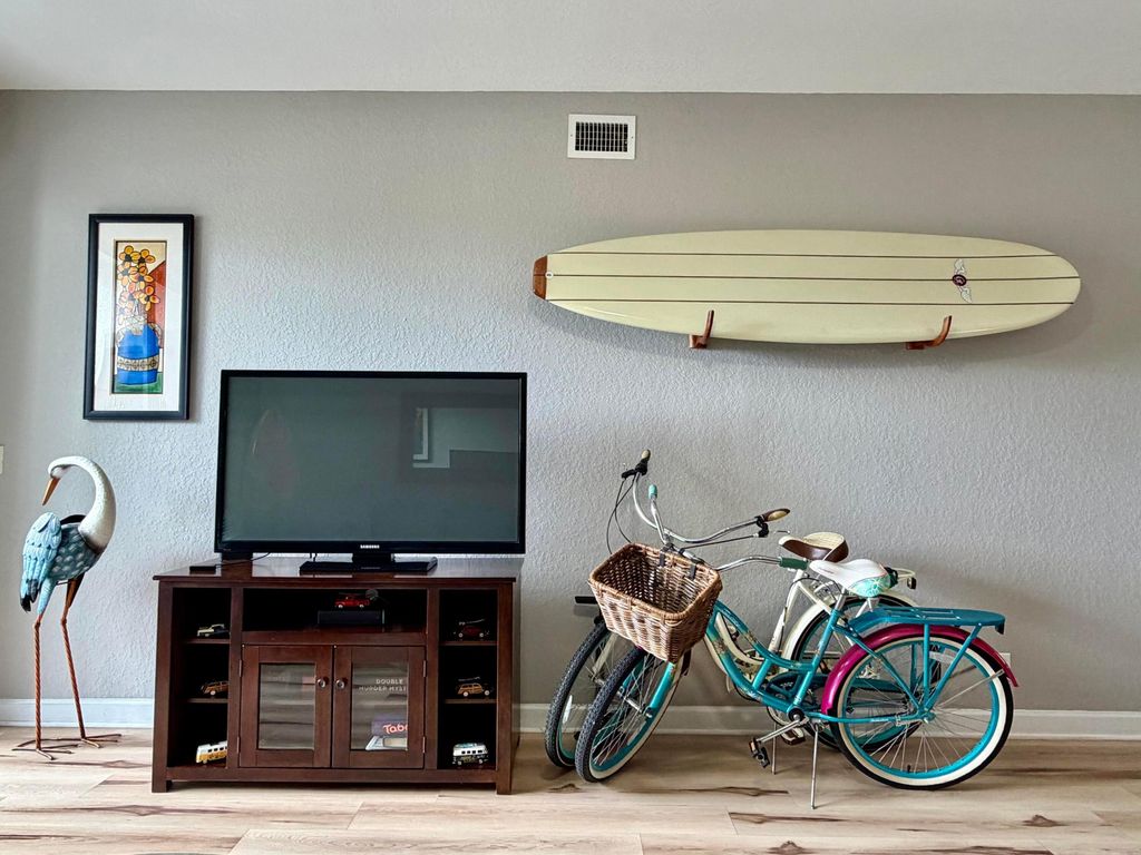 Photo of 112 Bayfront Drive, Boynton Beach, FL 33435 (MLS # B26012758)