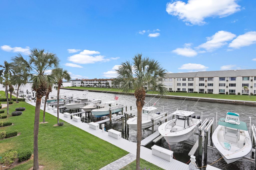 Photo of 104 Paradise Harbour Boulevard #307, North Palm Beach, FL 33408 (MLS # R10933687)