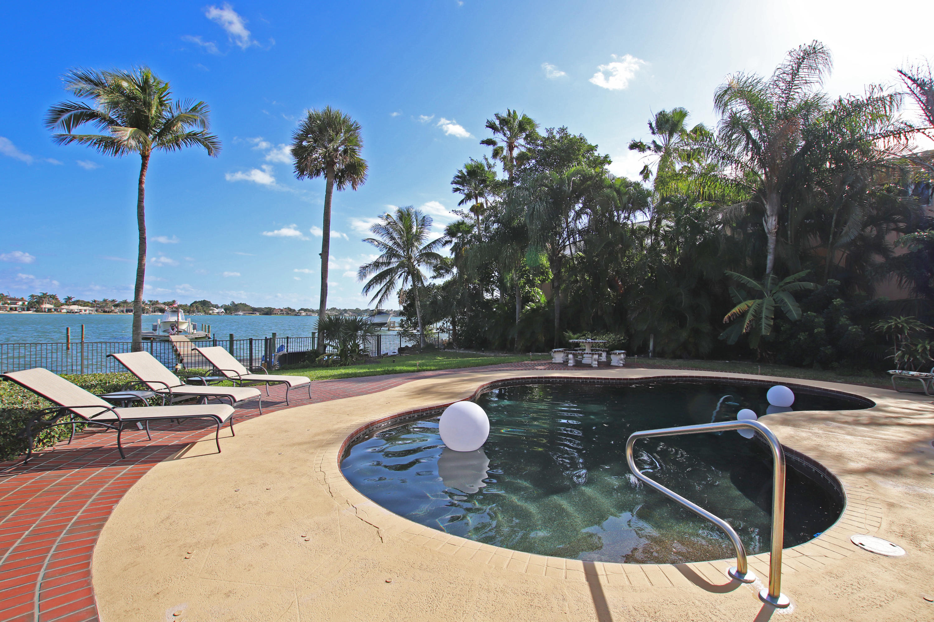 Pennock Point - Residential