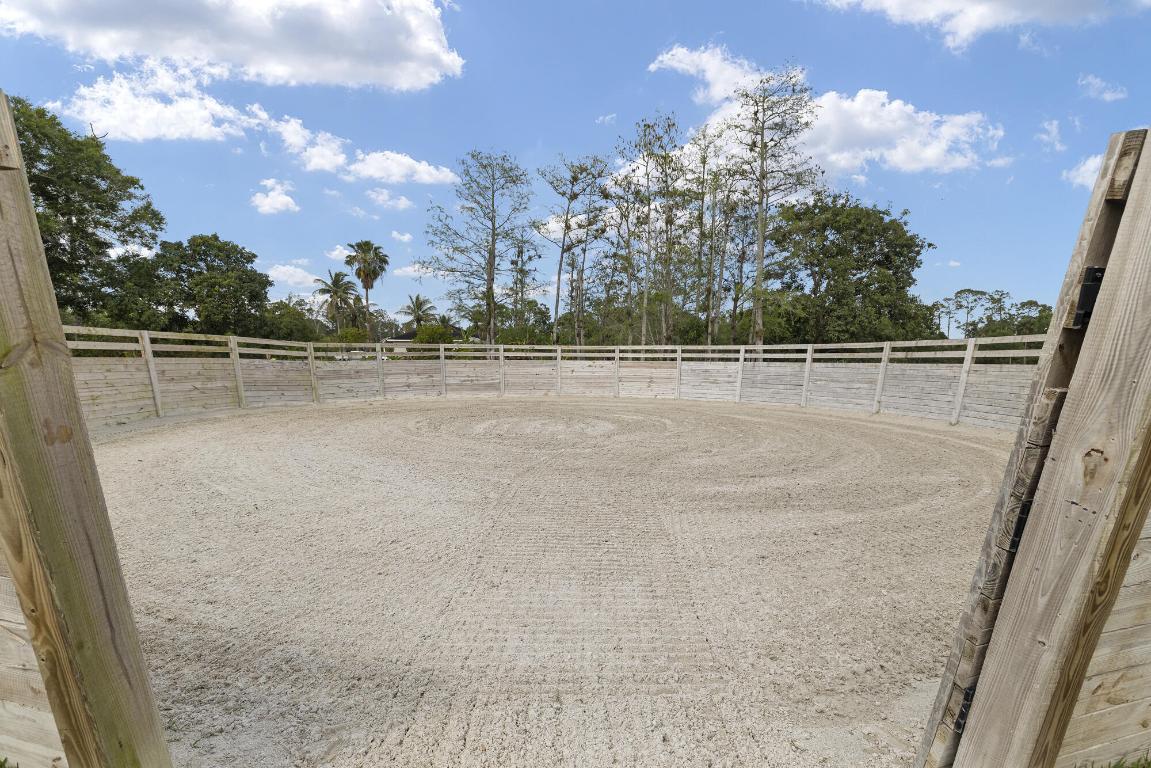 LOXAHATCHEE GROVES - Residential