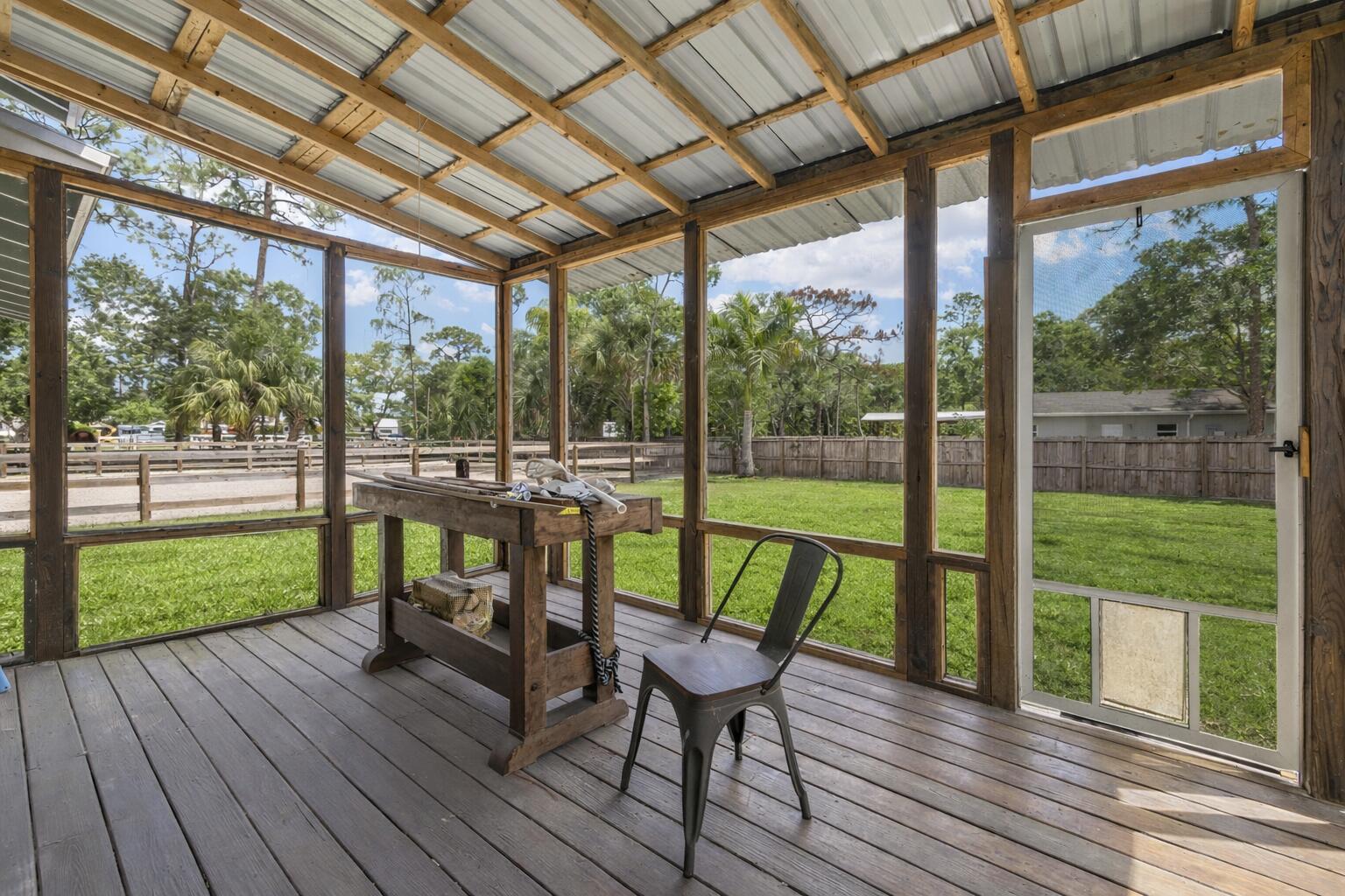 LOXAHATCHEE GROVES - Residential