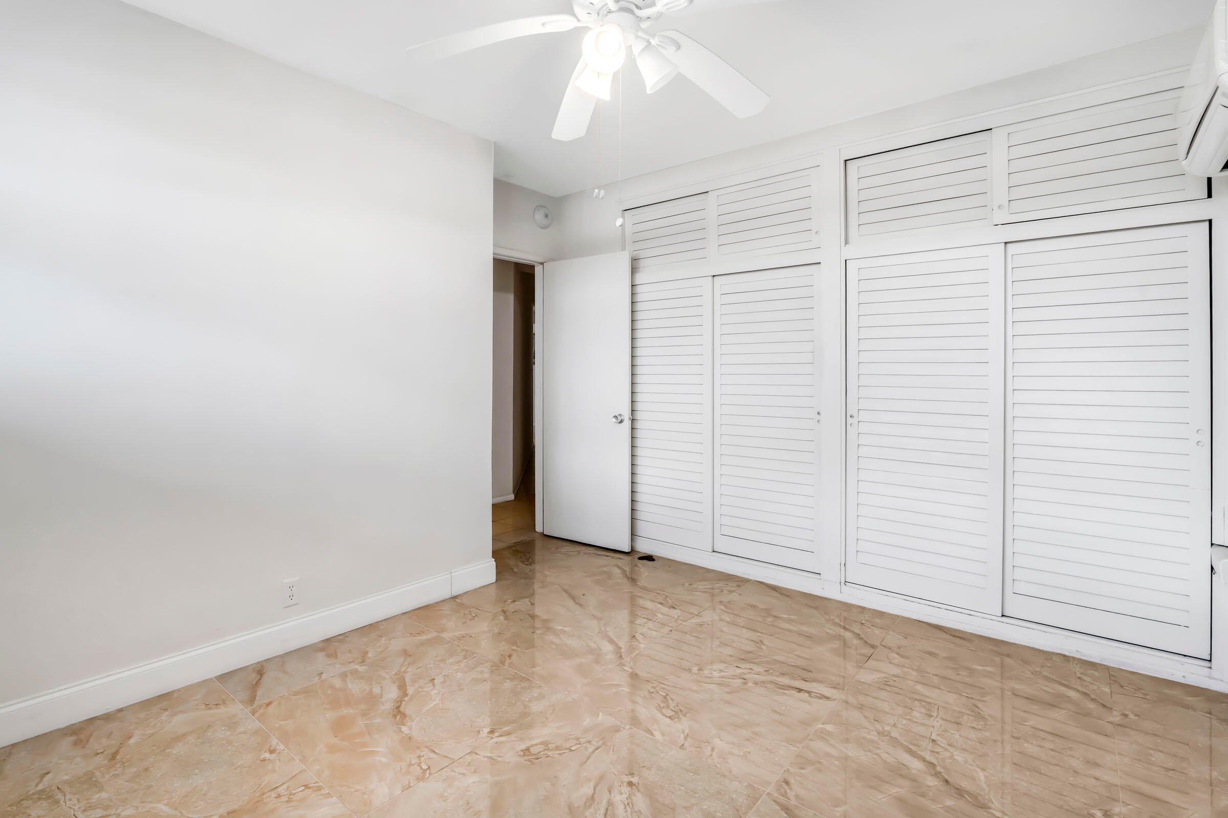 1920 S Ocean Drive 306