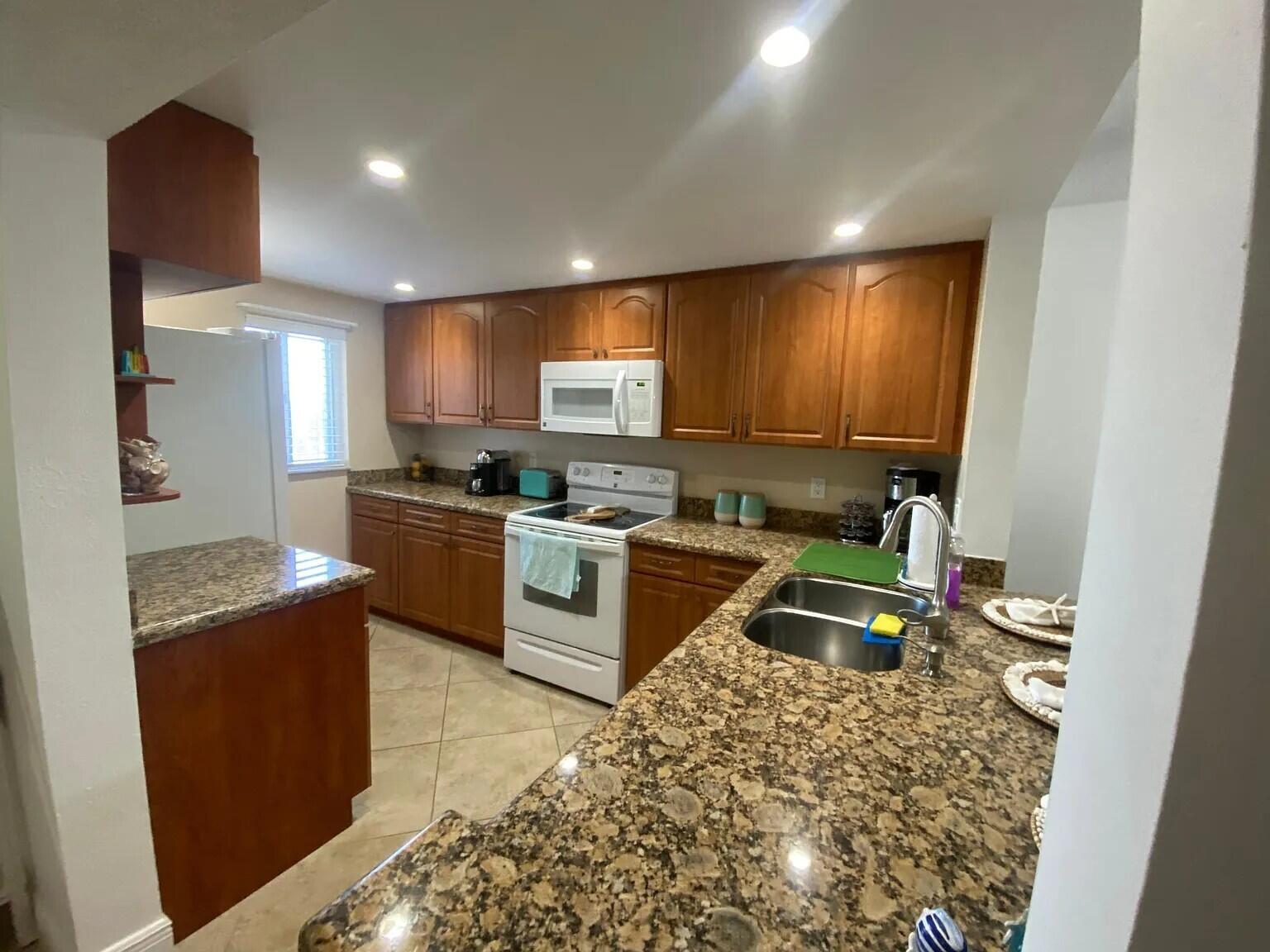 ATLANTIS CONDOMINIUM BUIL - Residential Lease