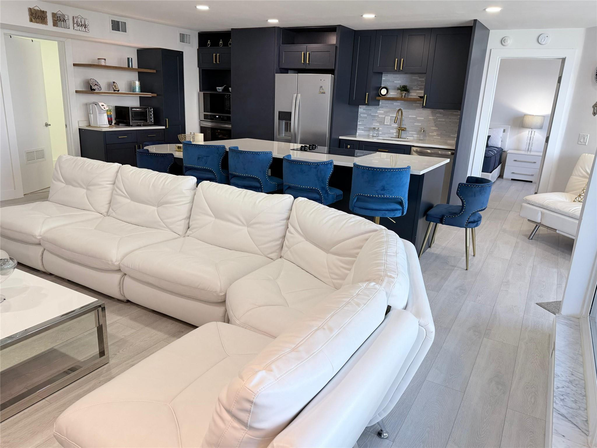 Claridge Condo - Residential