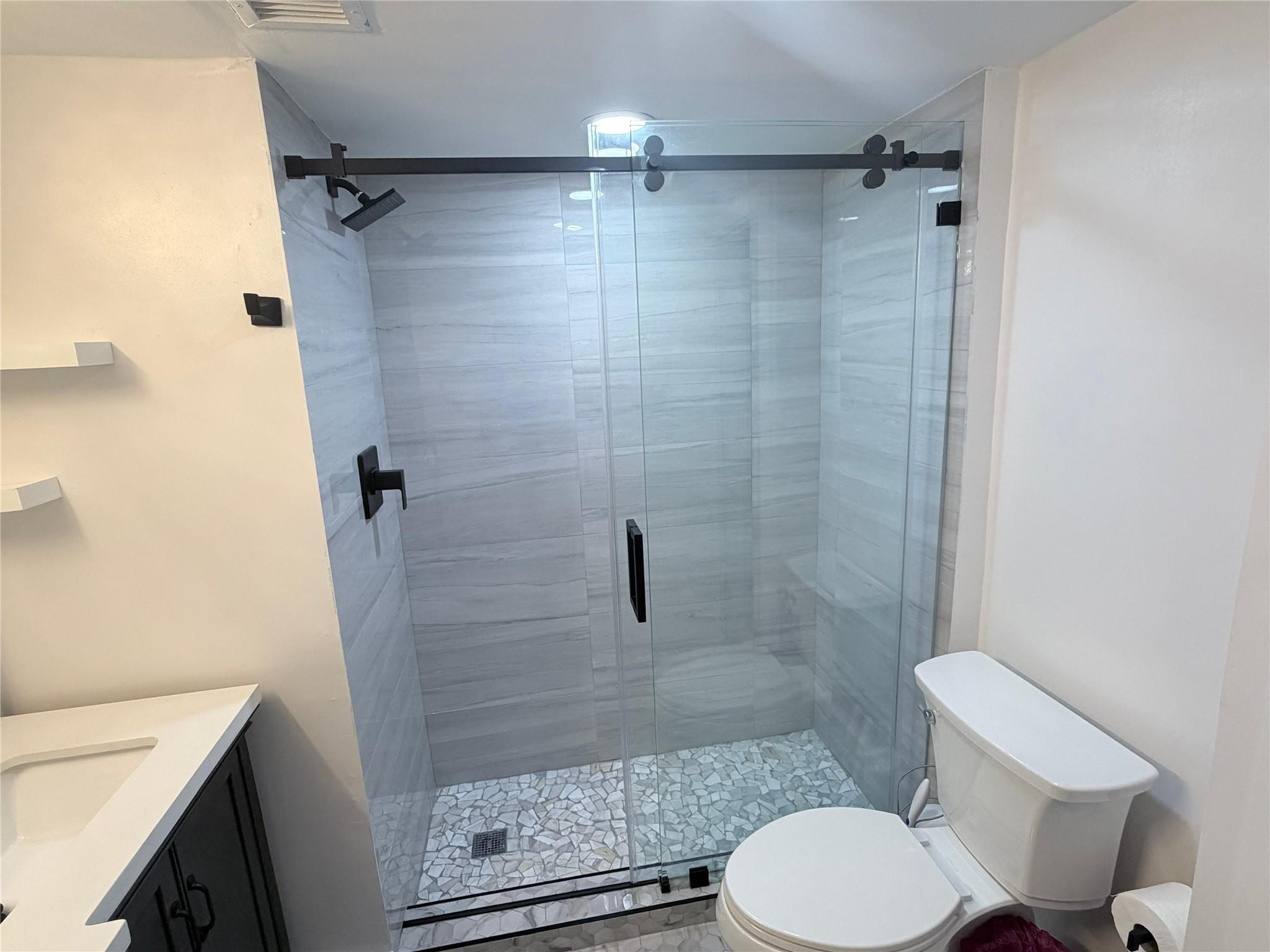 Claridge Condo - Residential