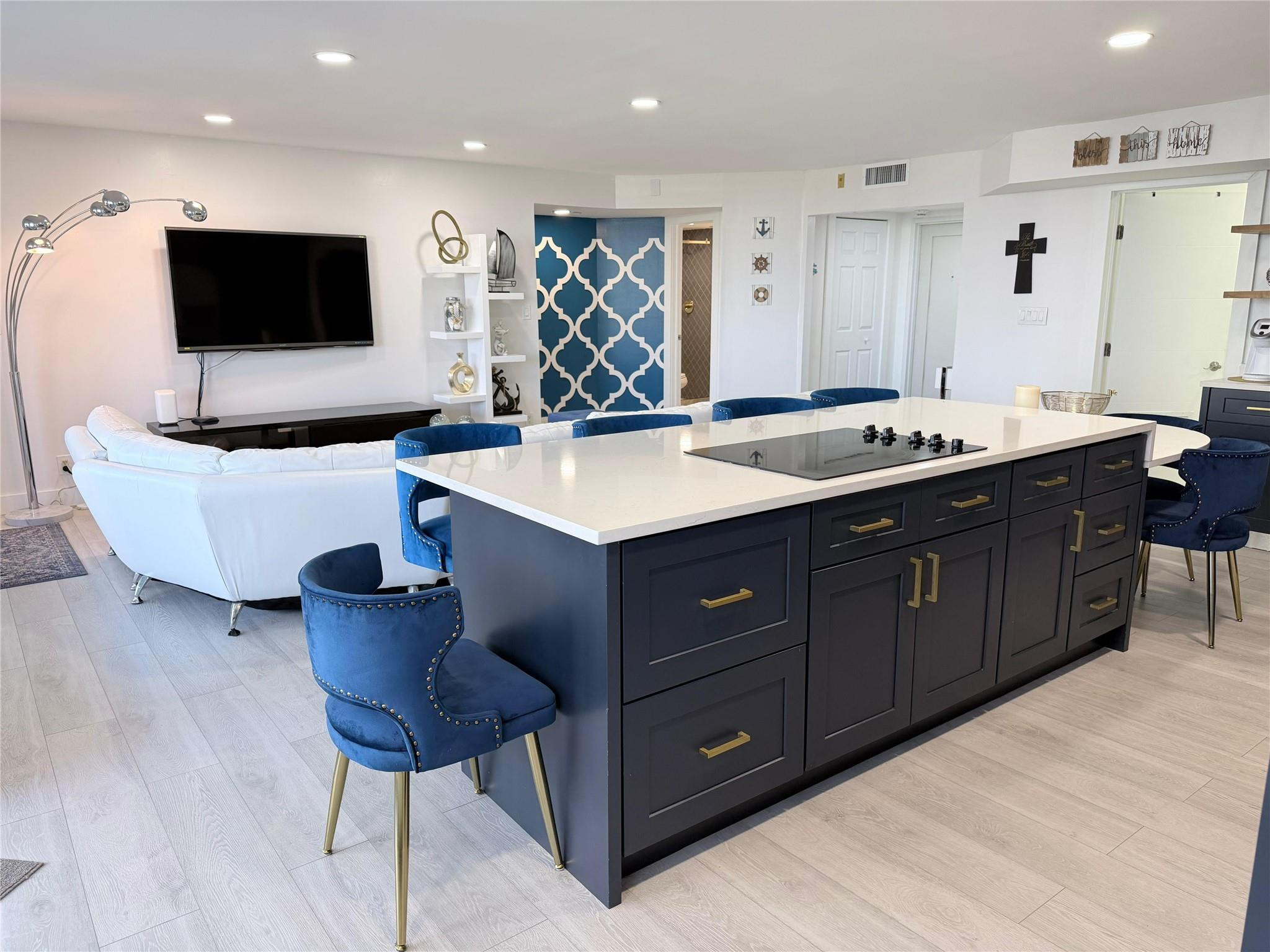 Claridge Condo - Residential