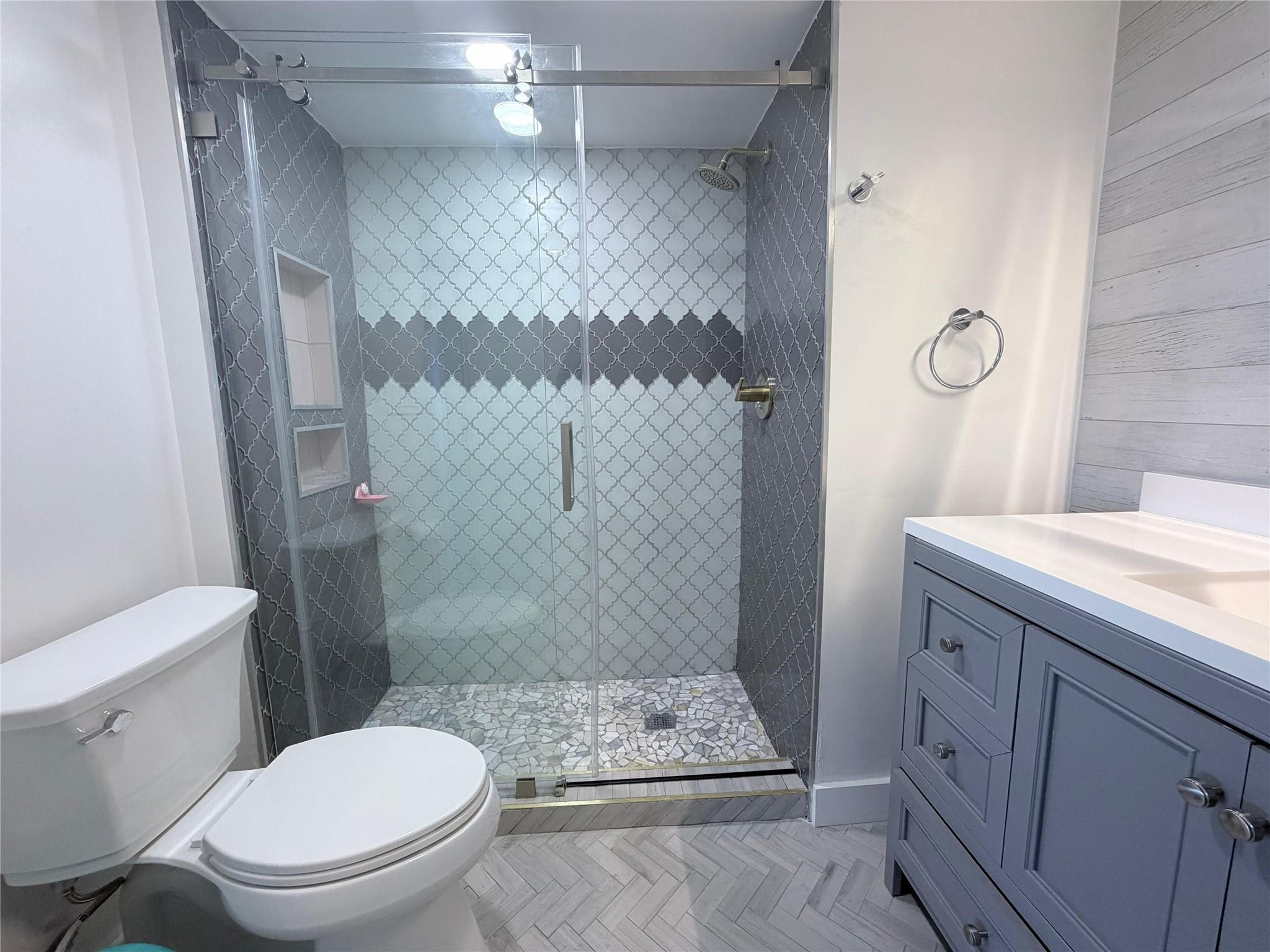 Claridge Condo - Residential