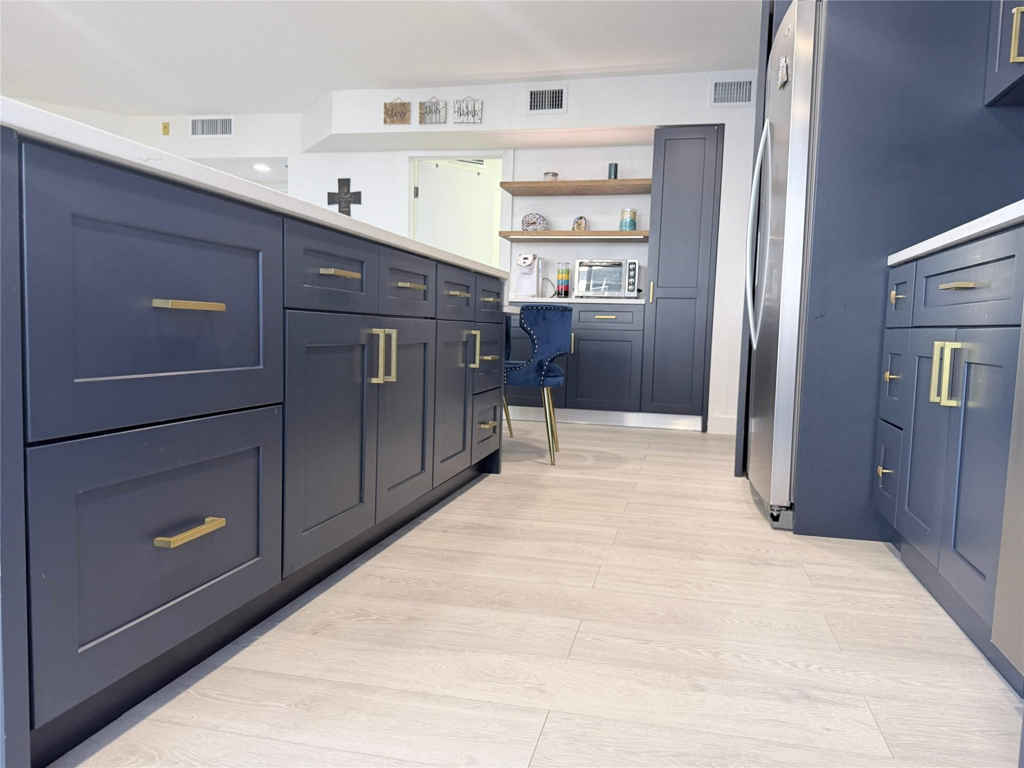 Claridge Condo - Residential