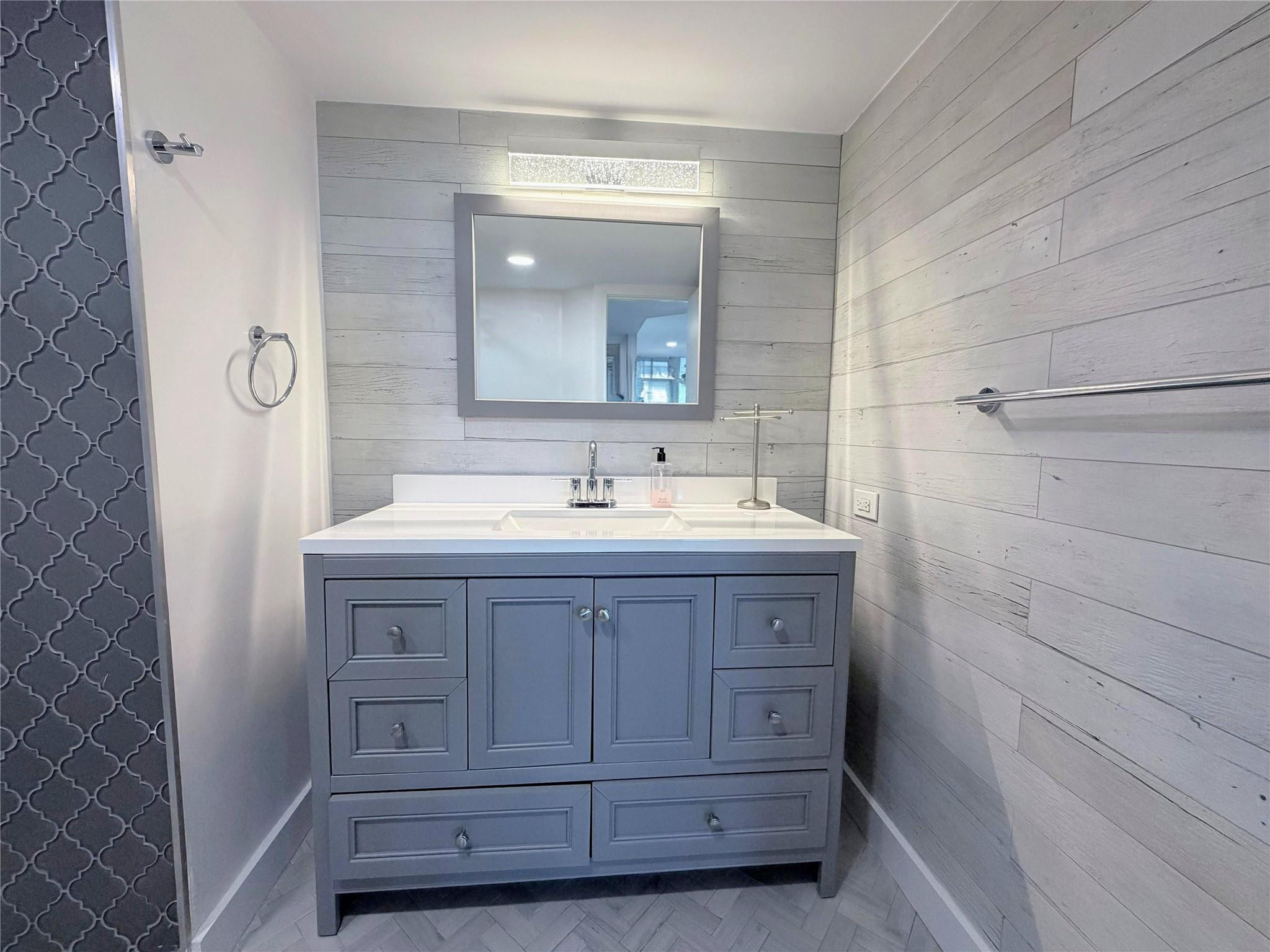 Claridge Condo - Residential