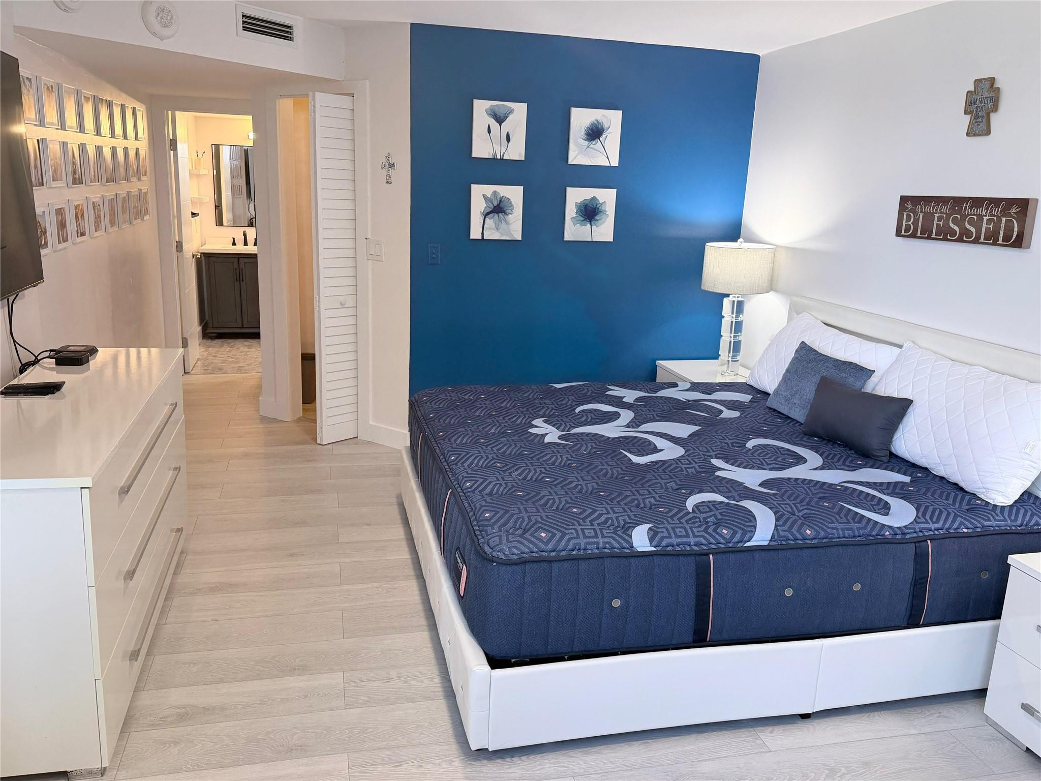 Claridge Condo - Residential