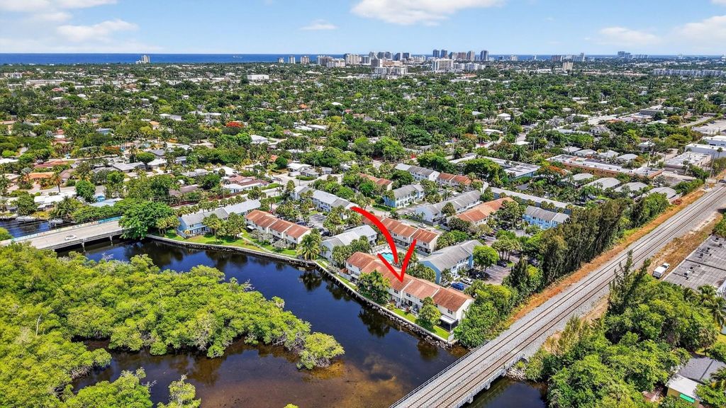 Photo of 1901 NE 15th Avenue #1901, Fort Lauderdale, FL 33305 (MLS # F10519580)