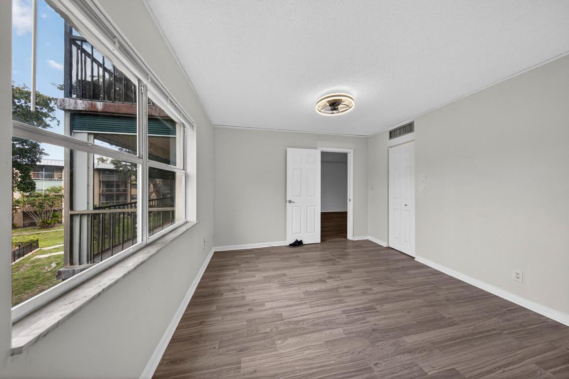 INVERRARY COUNTRY CLUB - Residential