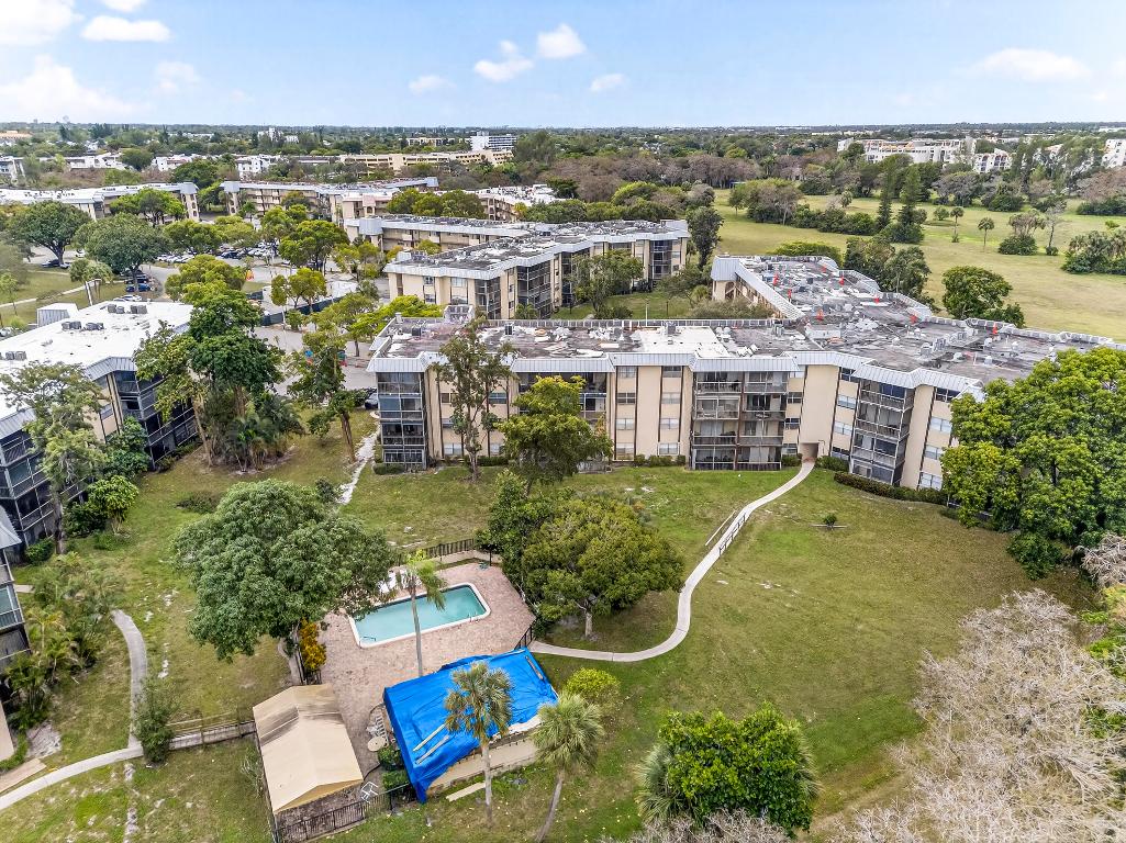 INVERRARY COUNTRY CLUB - Residential