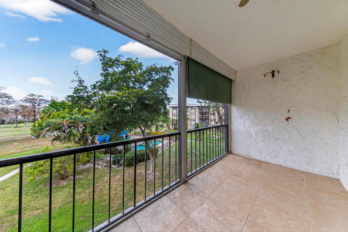 INVERRARY COUNTRY CLUB - Residential