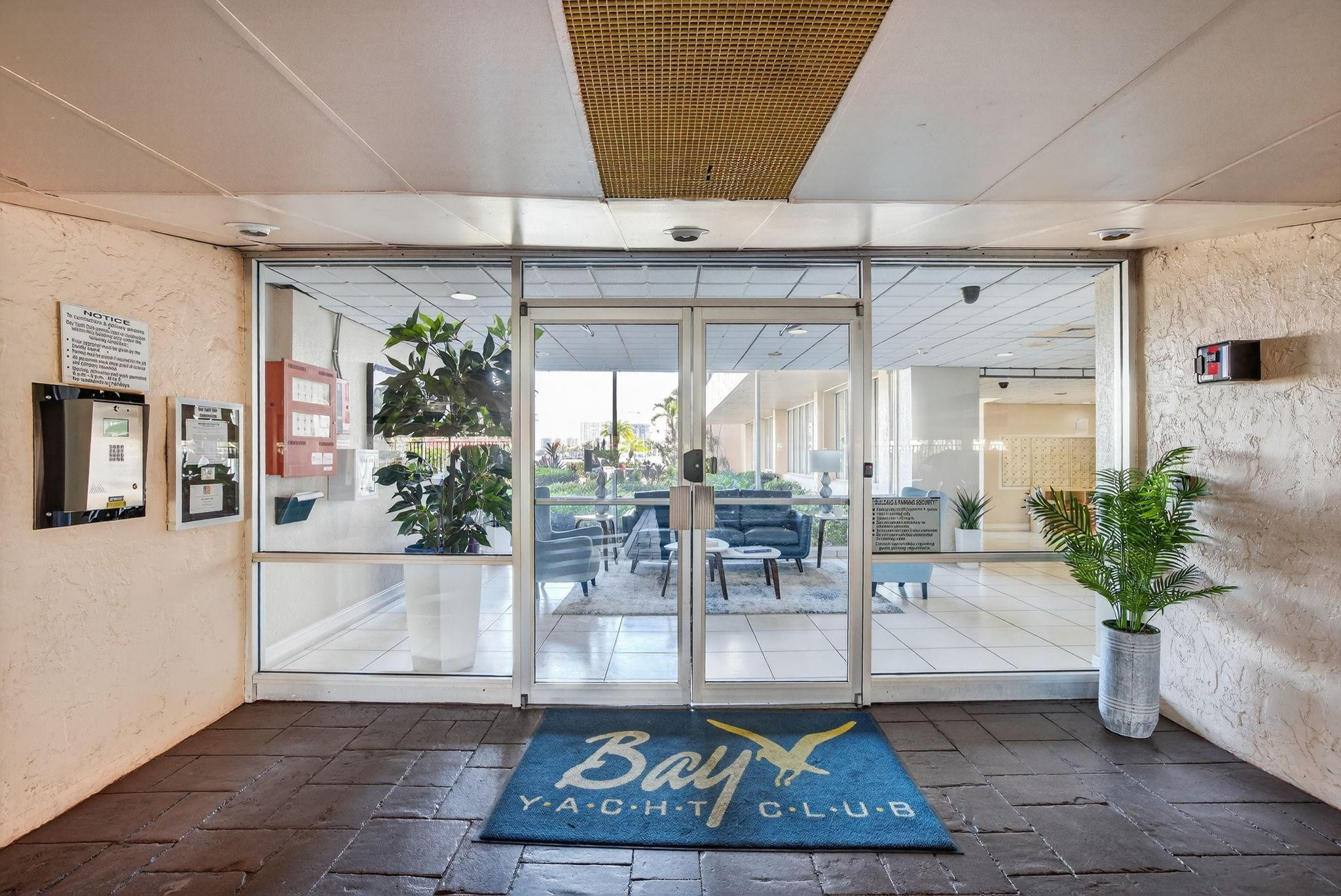 740 S Federal Highway 202