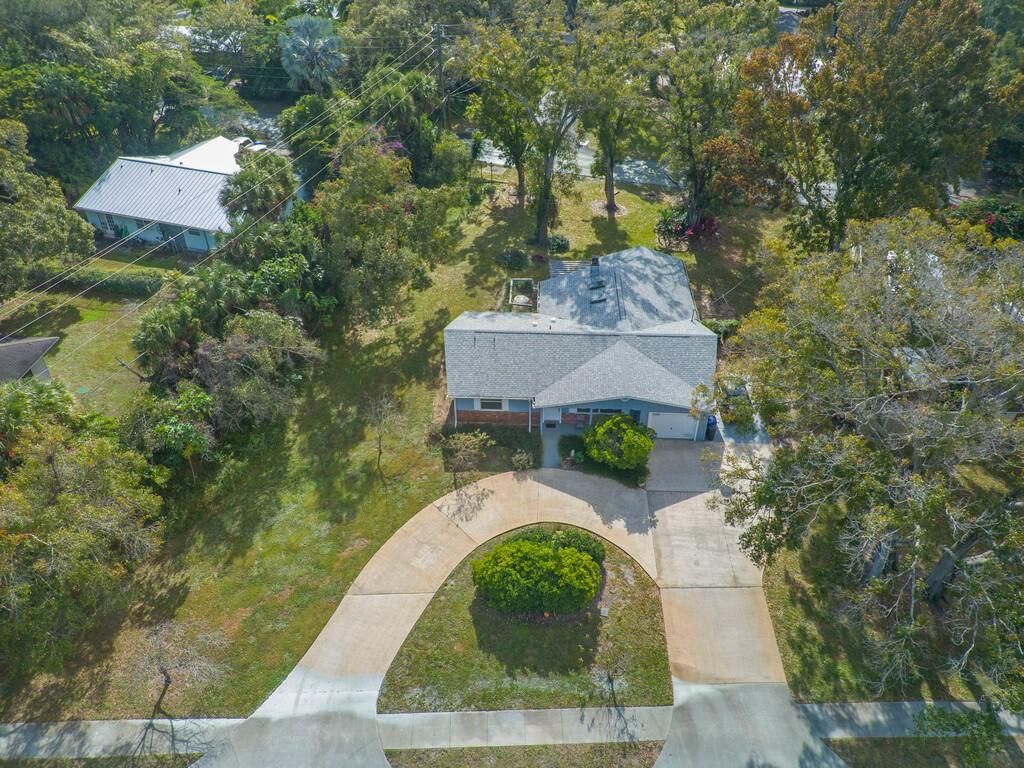 Photo of 3105 Atlantic Boulevard, Vero Beach, FL 32960 (MLS # R11150776)