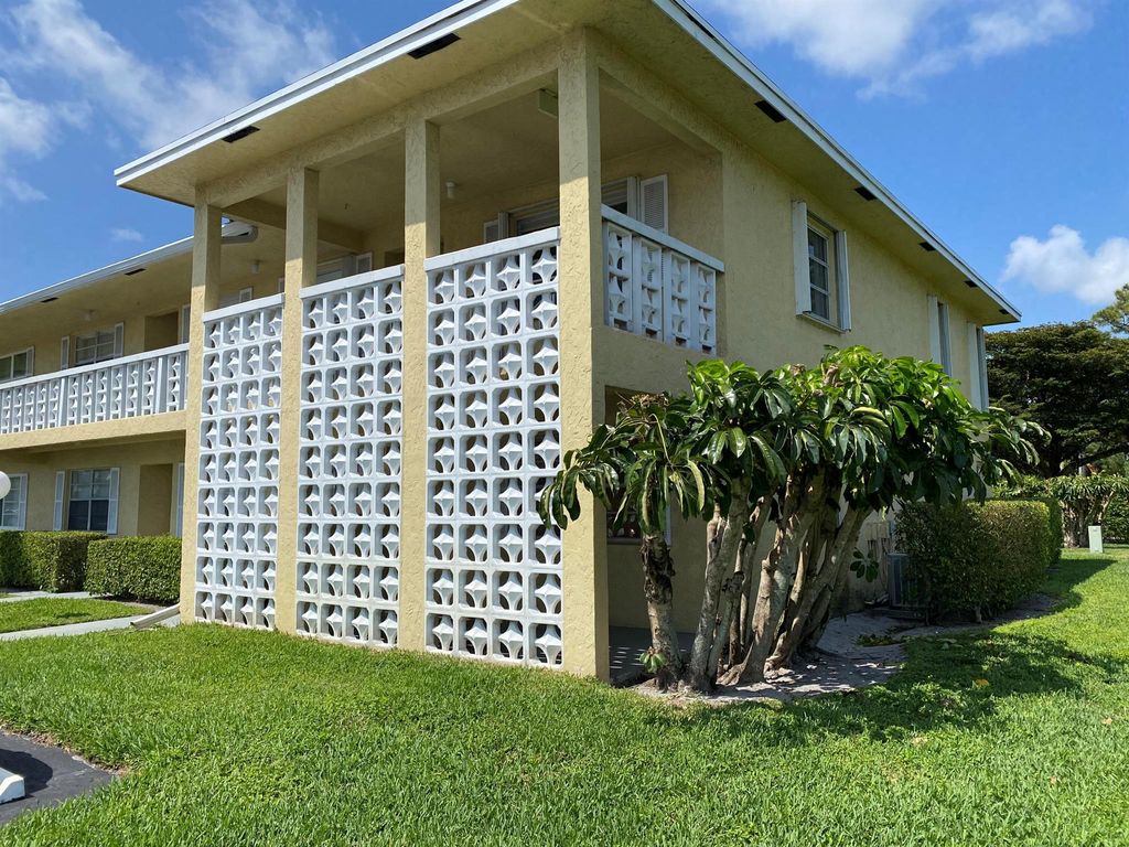 Photo of 1121 Cactus Terrace #204, Delray Beach, FL 33445 (MLS # R11078620)