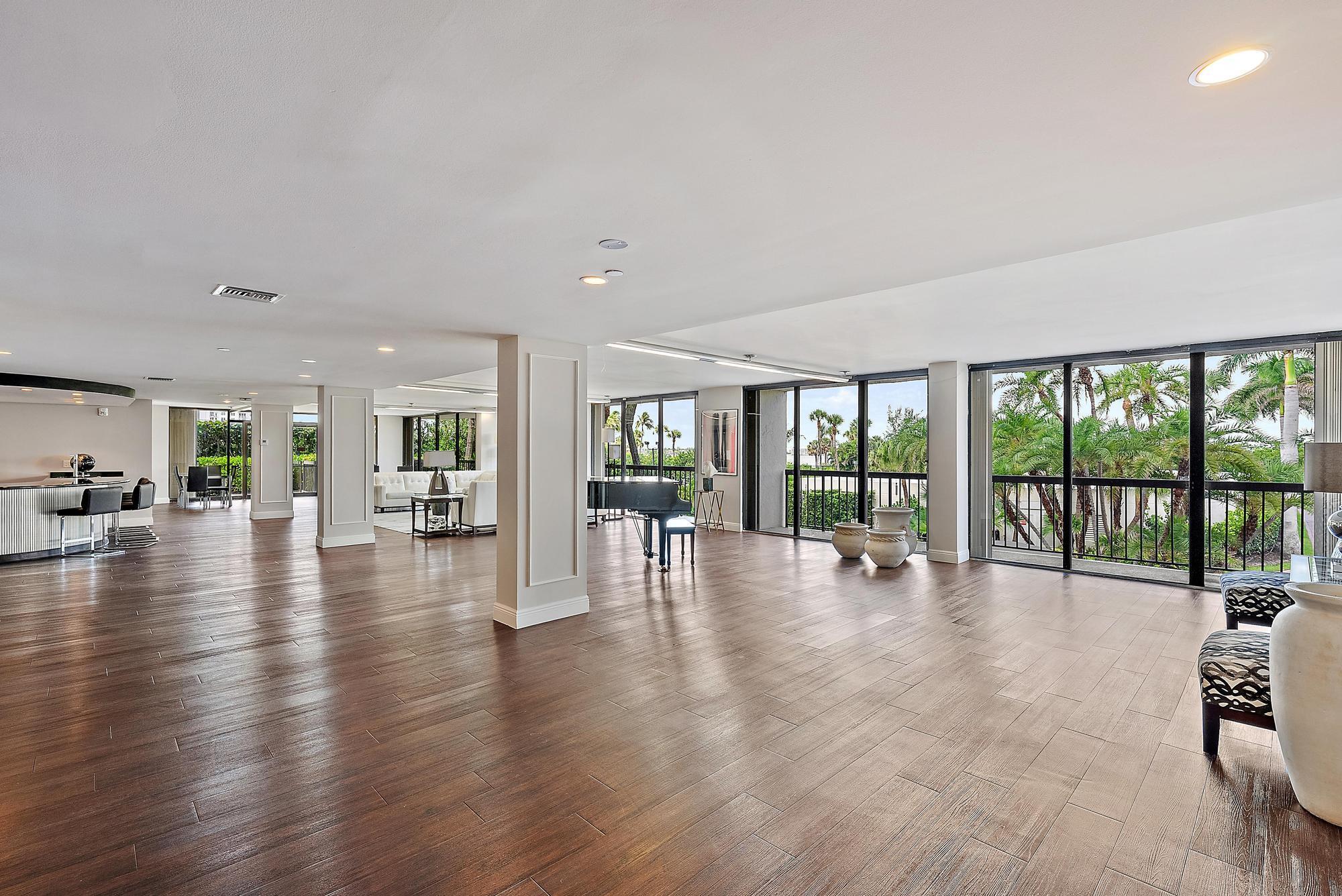 EMERAUDE CONDO - Residential Lease