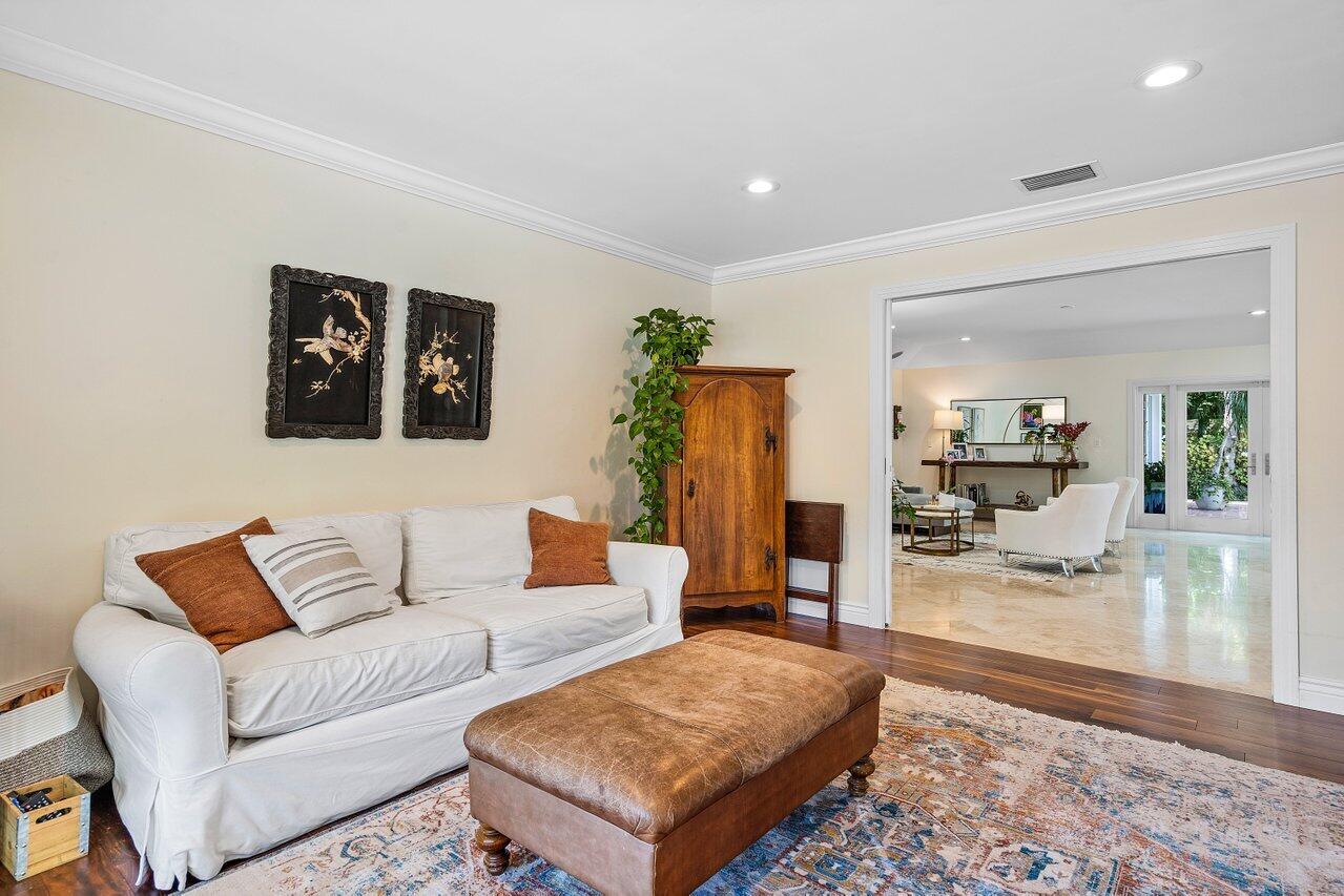 WOODFIELD HUNT CLUB - Residential