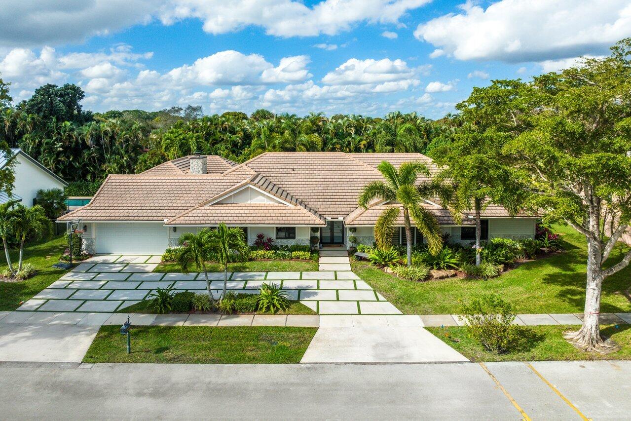 WOODFIELD HUNT CLUB - Residential