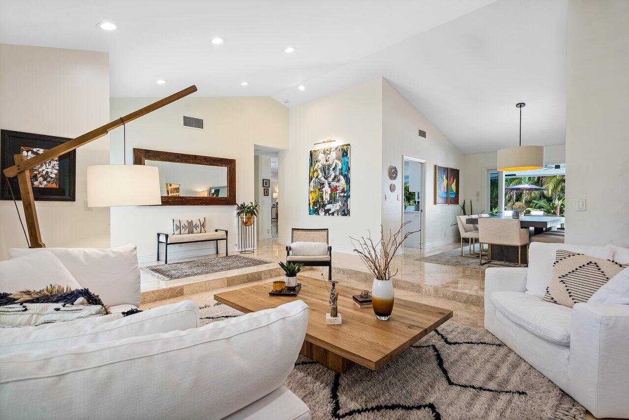 WOODFIELD HUNT CLUB - Residential