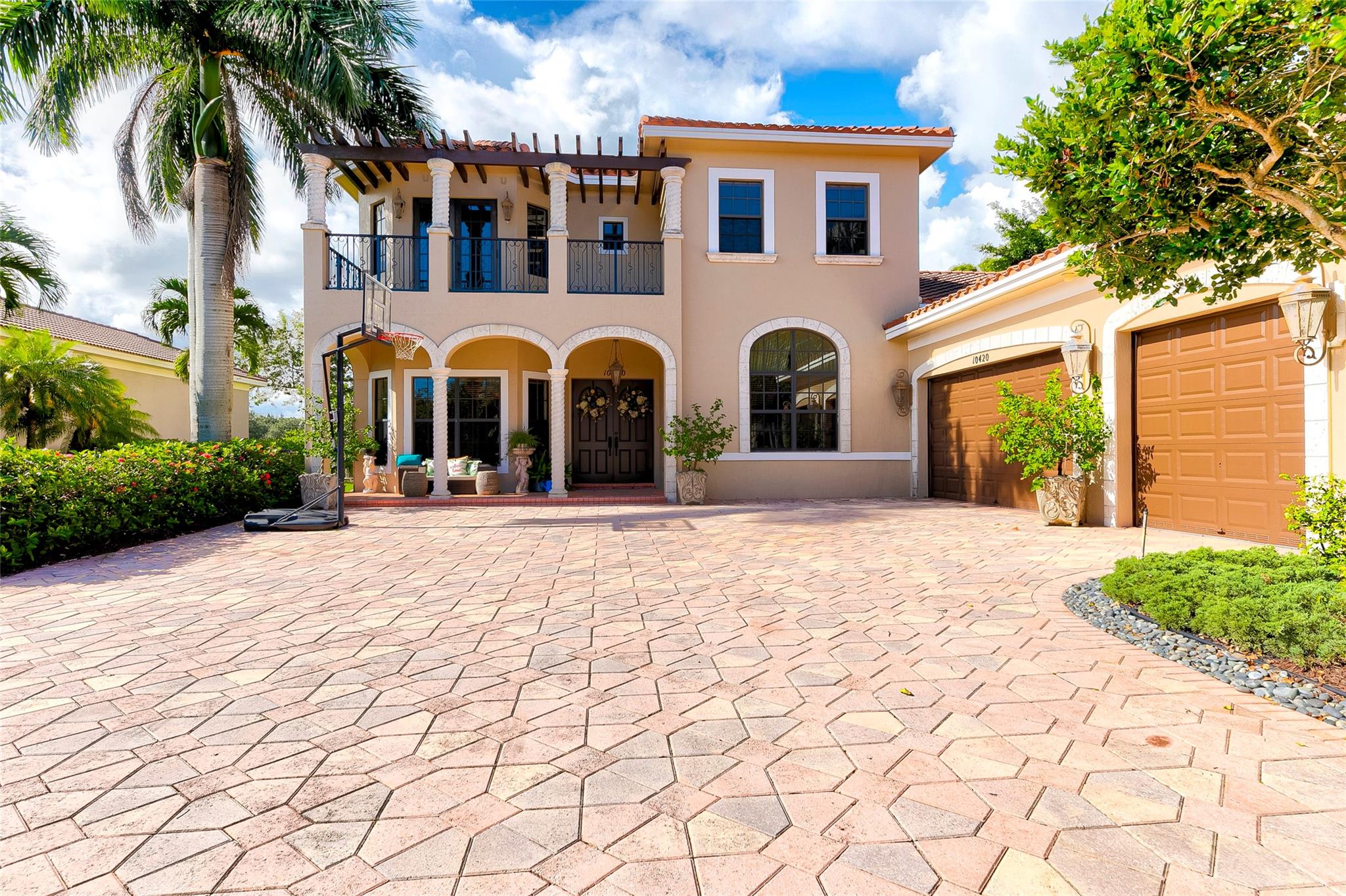10420 Majestic Ct