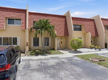 52 Canterbury Lane Tamarac FL 33319